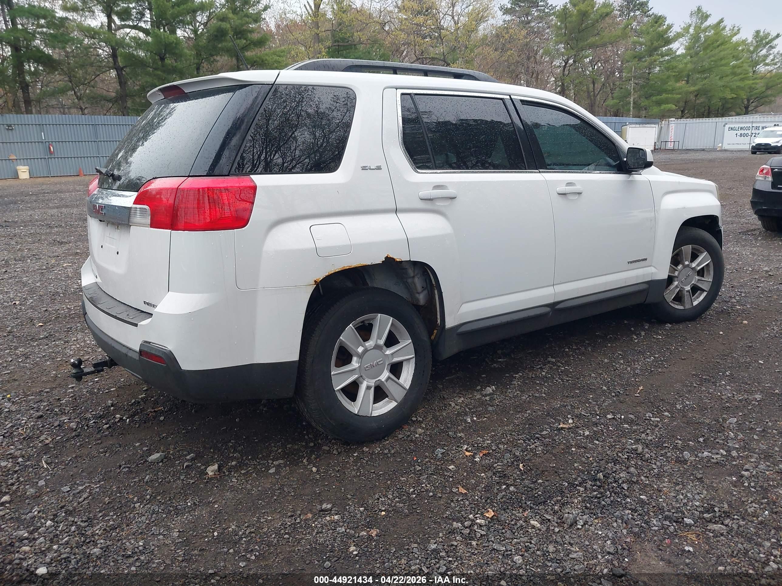GMC TERRAIN image 4