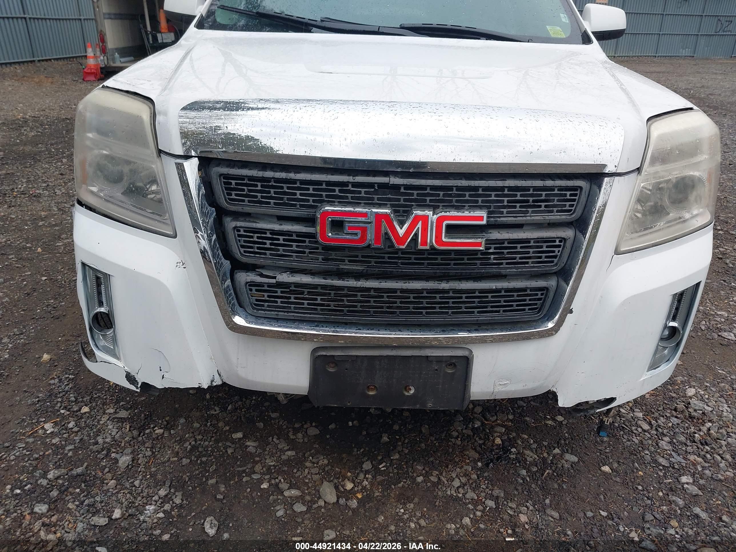 GMC TERRAIN image 6