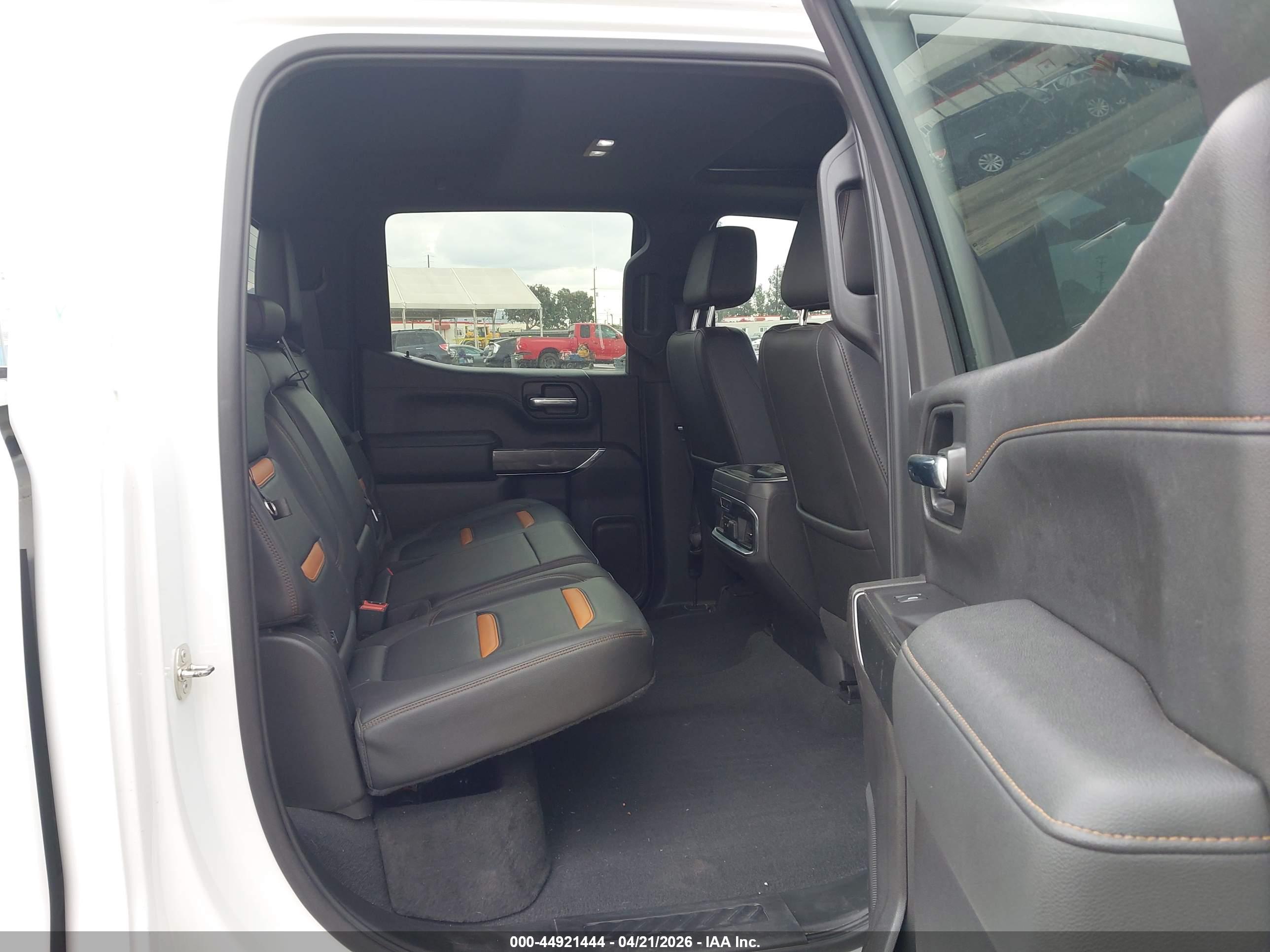GMC SIERRA image 8