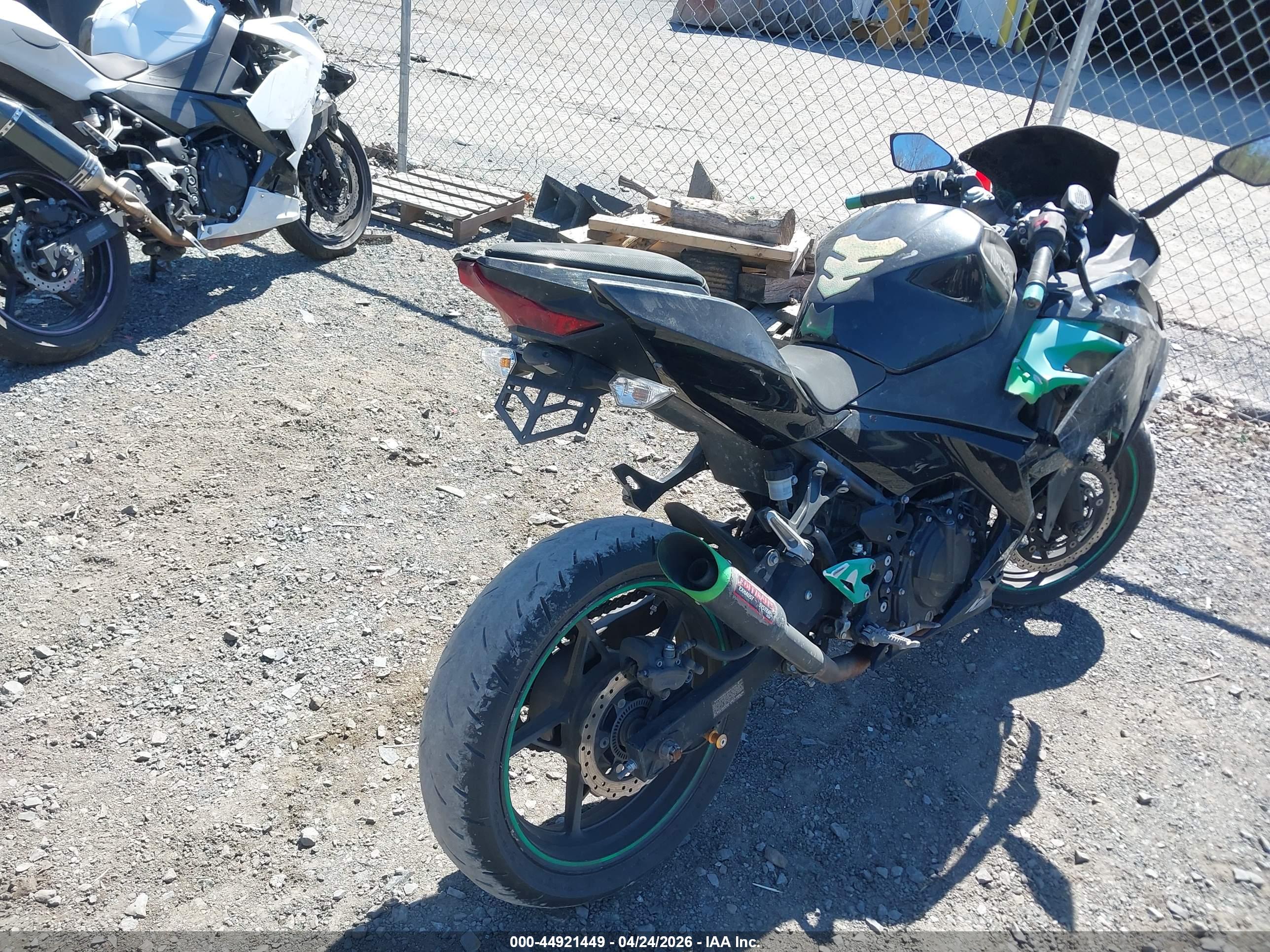 KAWASAKI EX400 image 4