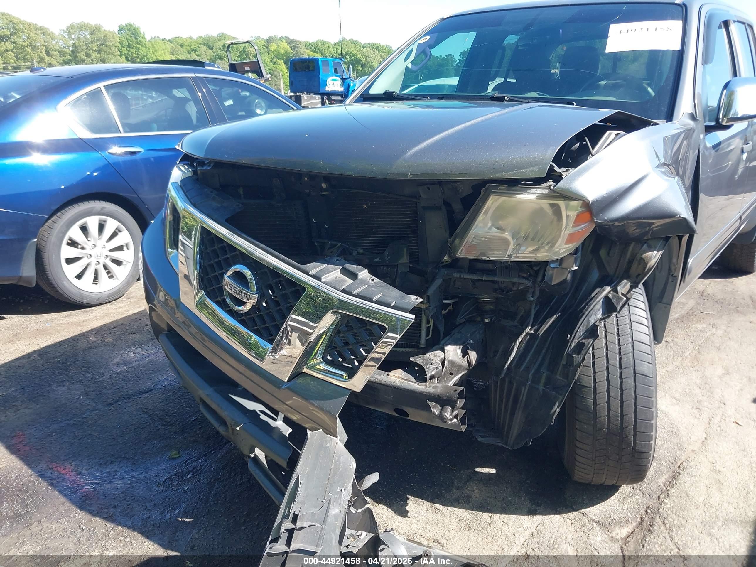 NISSAN FRONTIER image 6