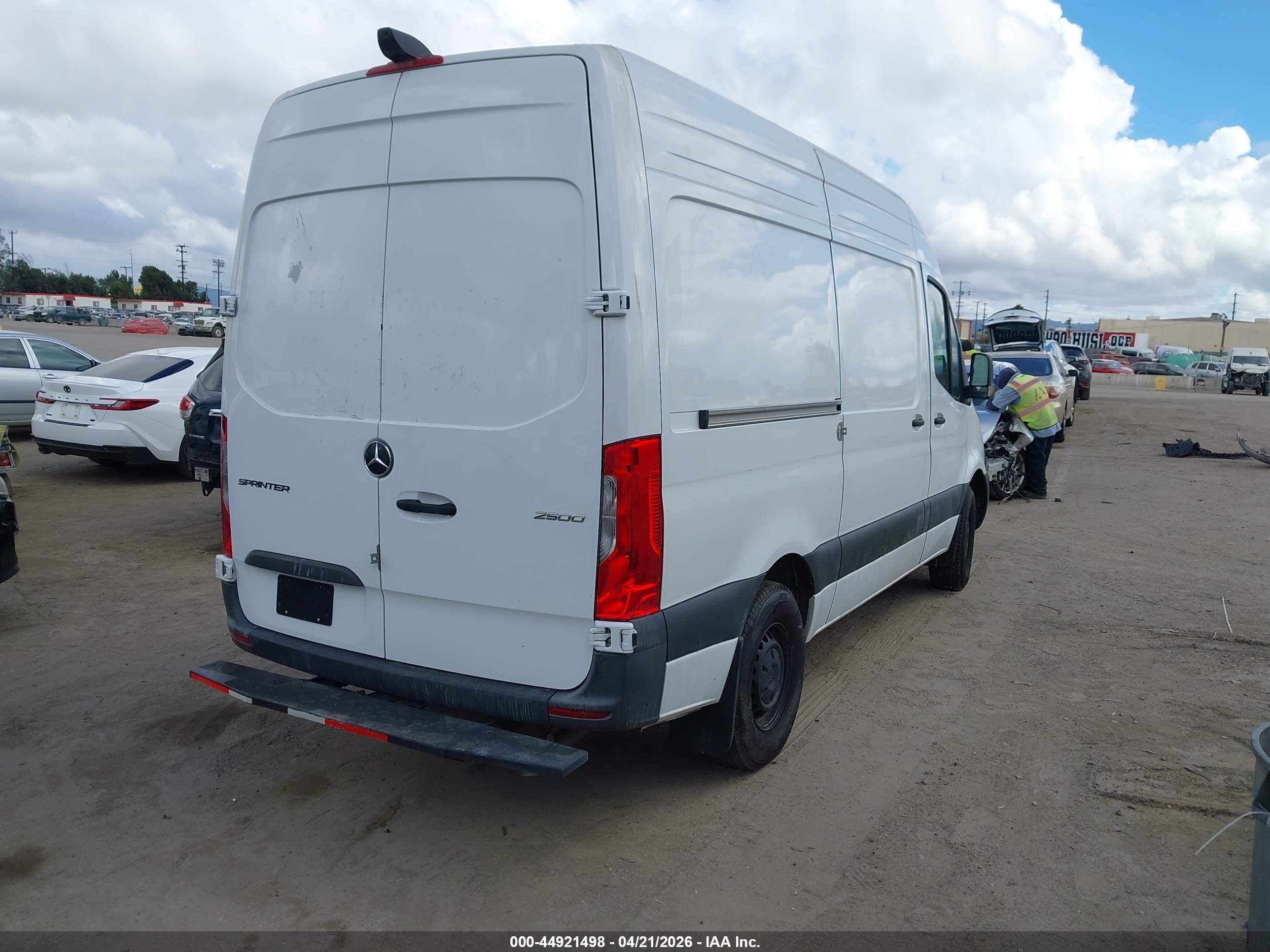 MERCEDES-BENZ SPRINTER image 4