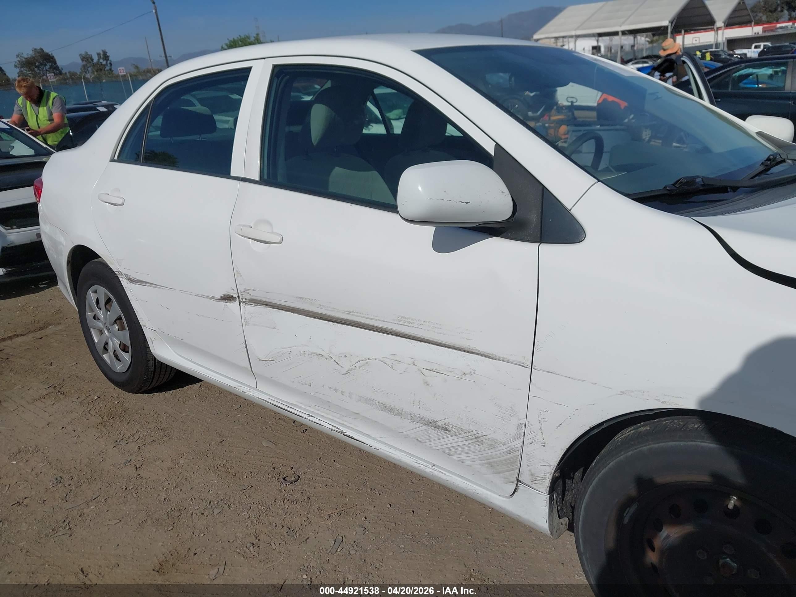 TOYOTA COROLLA image 6