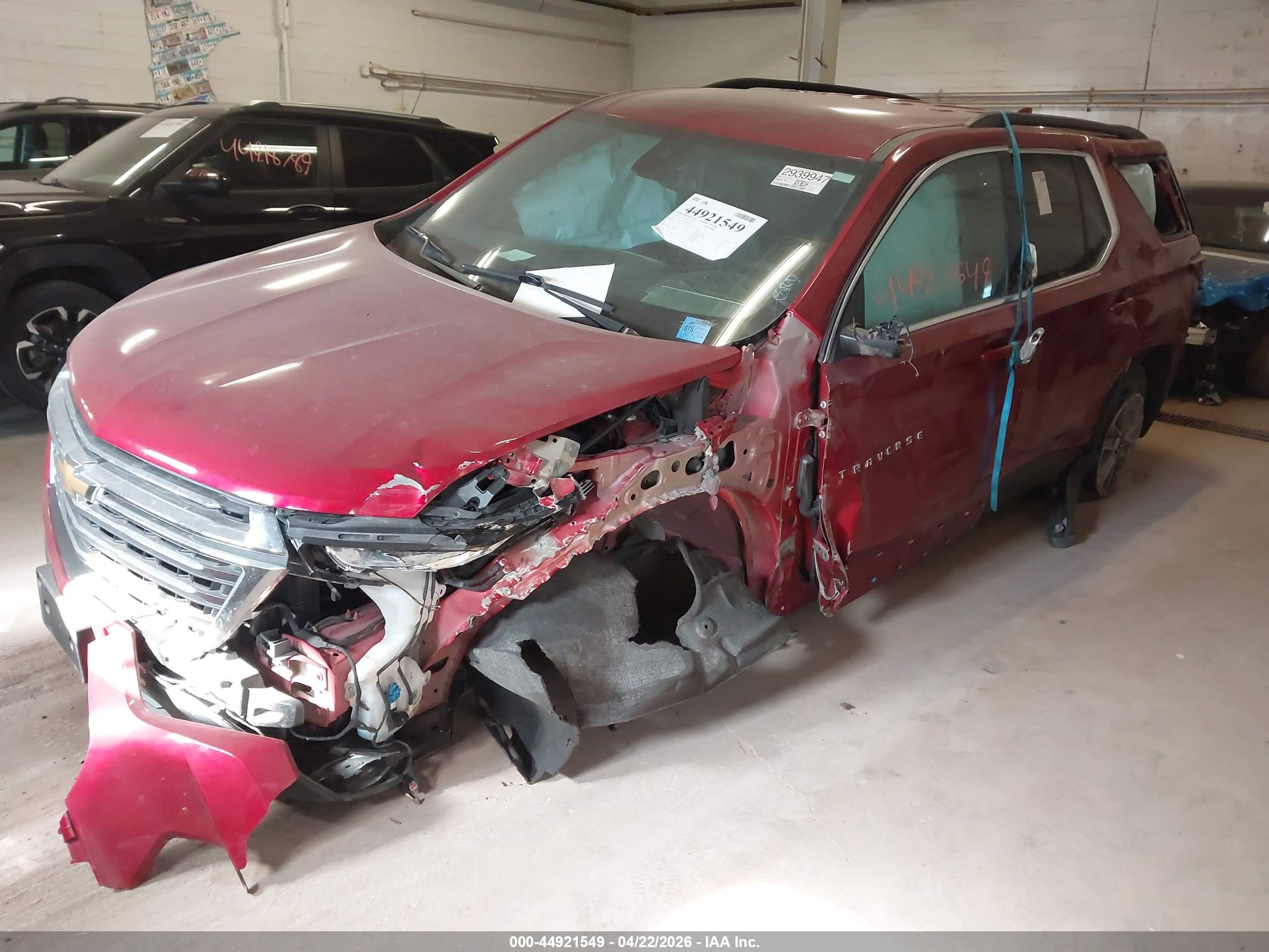 CHEVROLET TRAVERSE image 2
