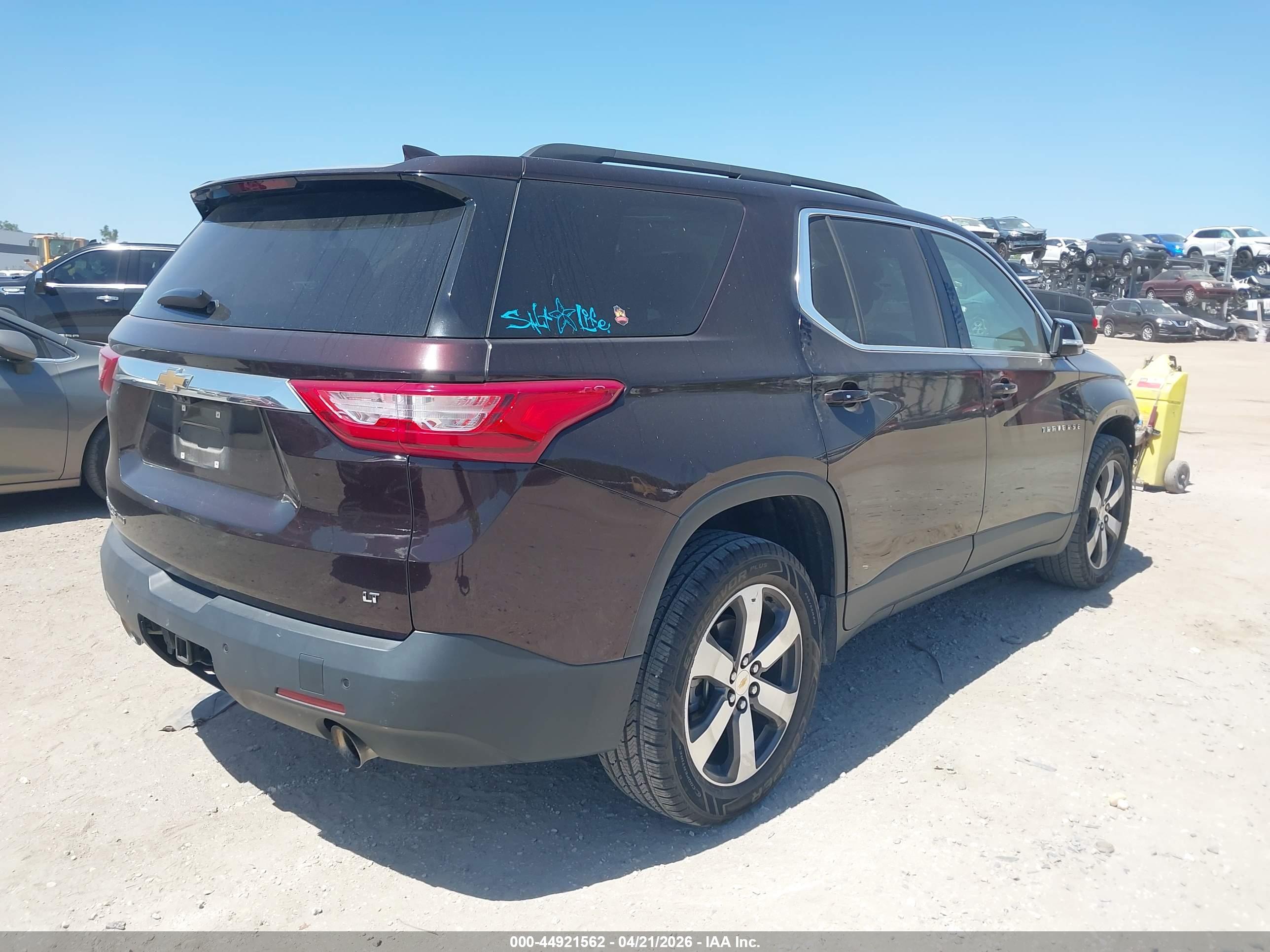 CHEVROLET TRAVERSE image 4