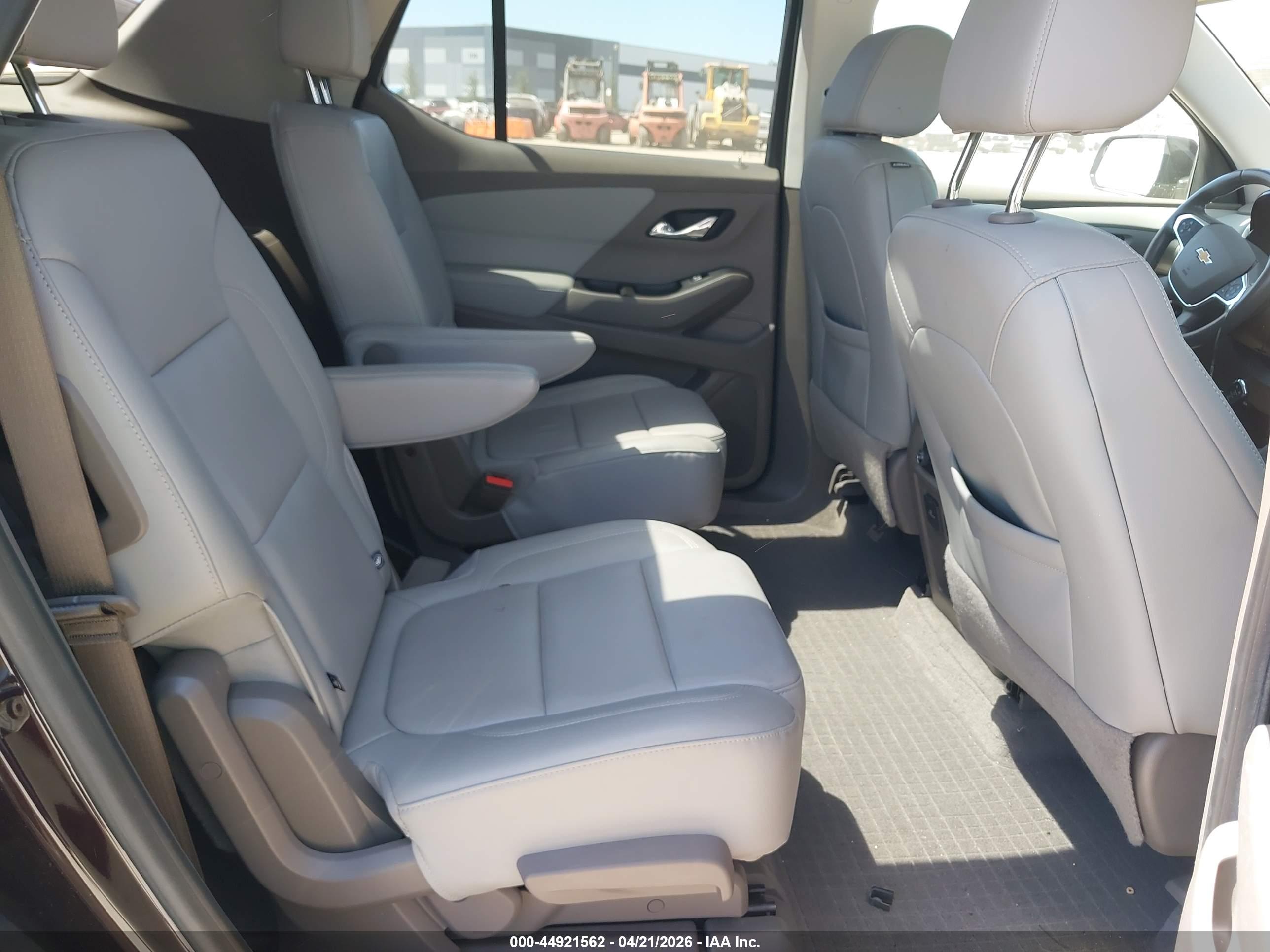 CHEVROLET TRAVERSE image 8