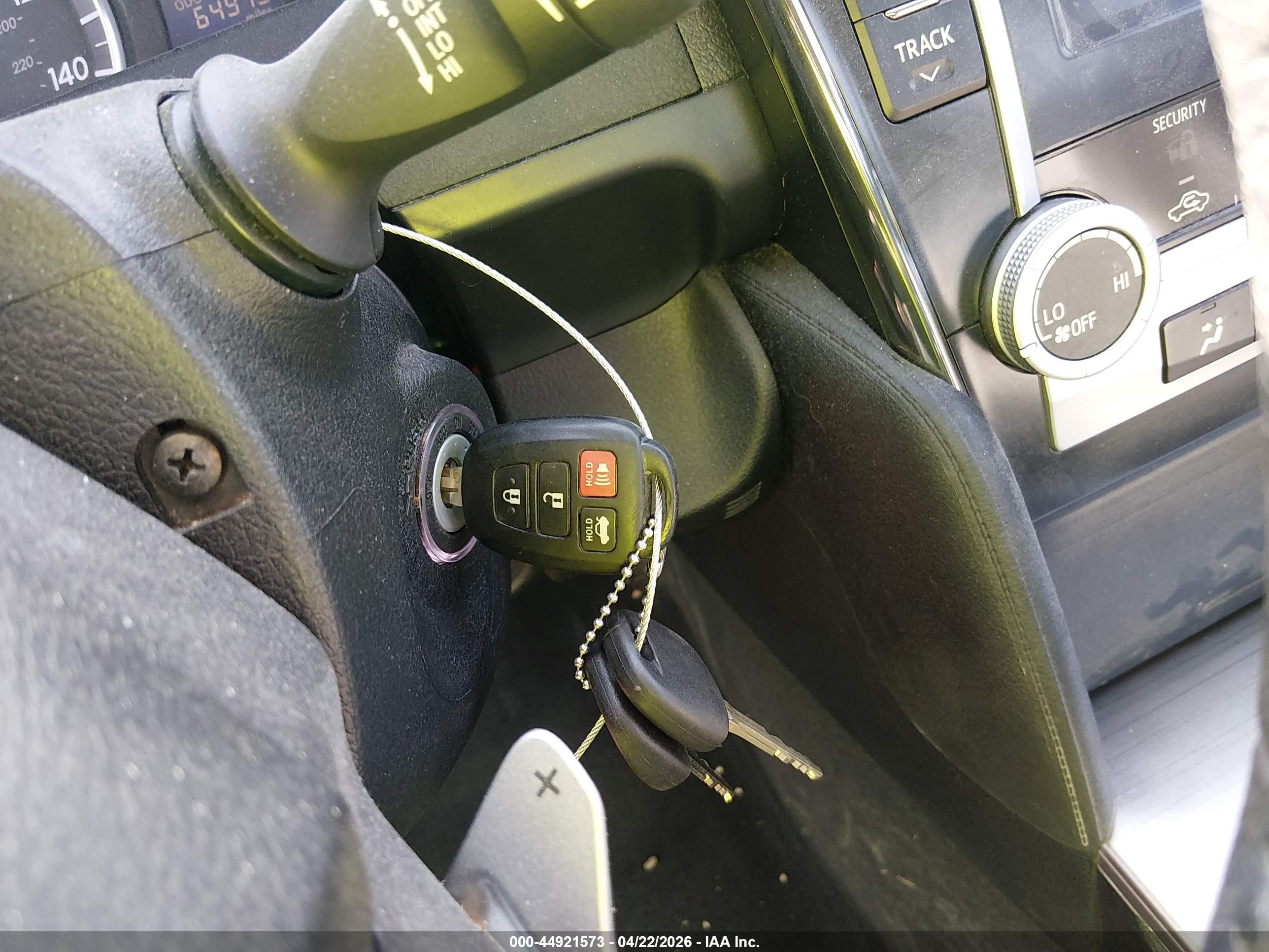 TOYOTA CAMRY image 11