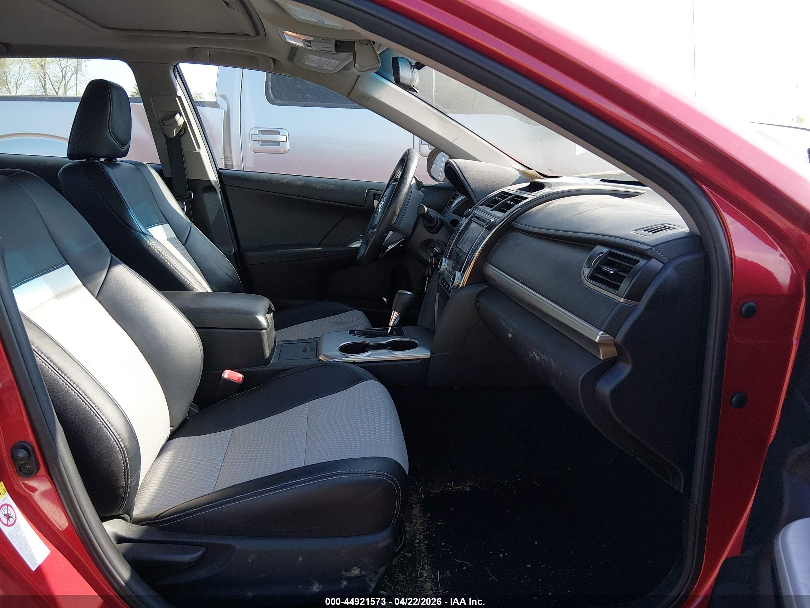 TOYOTA CAMRY image 5