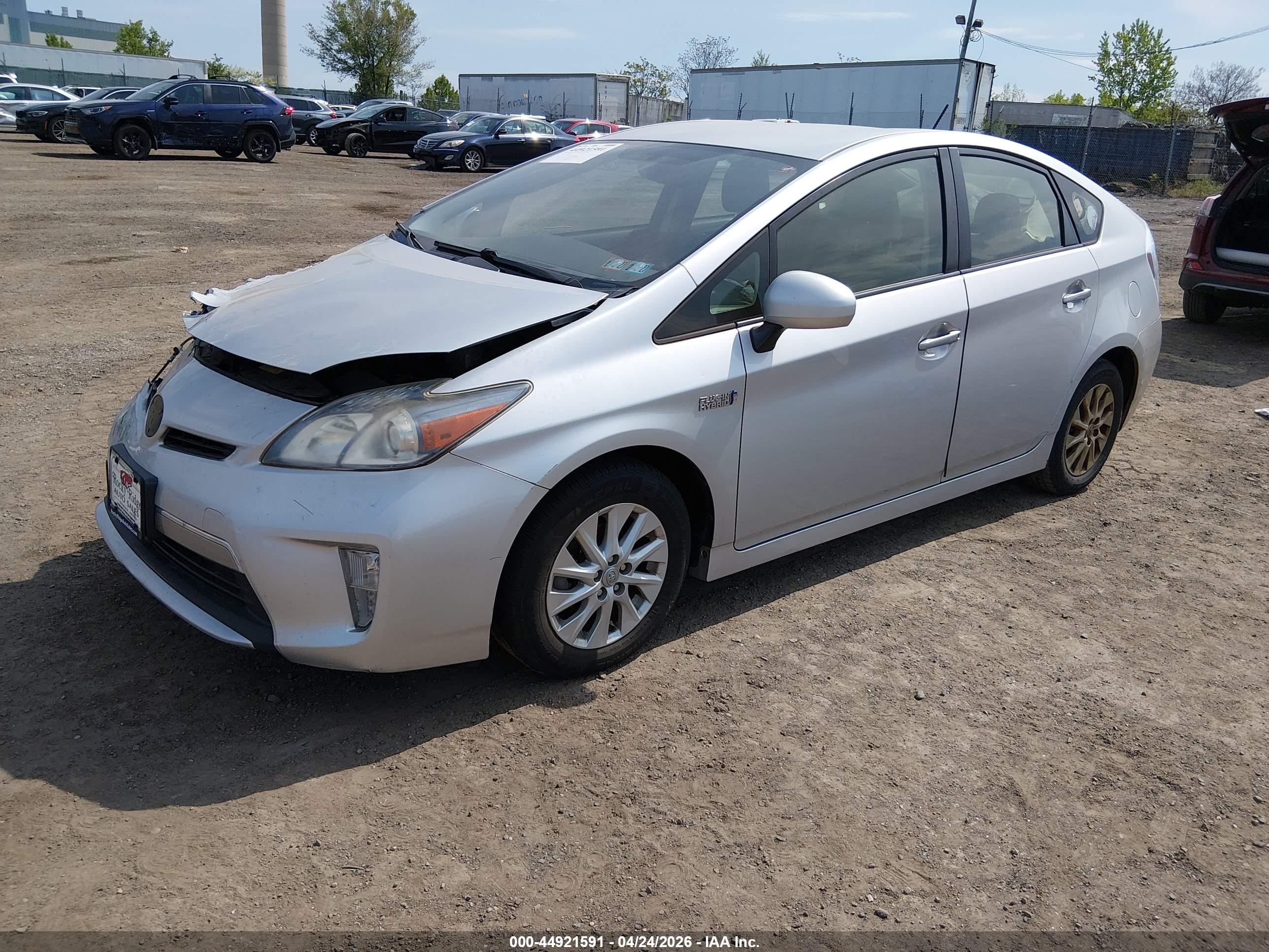 TOYOTA PRIUS image 2