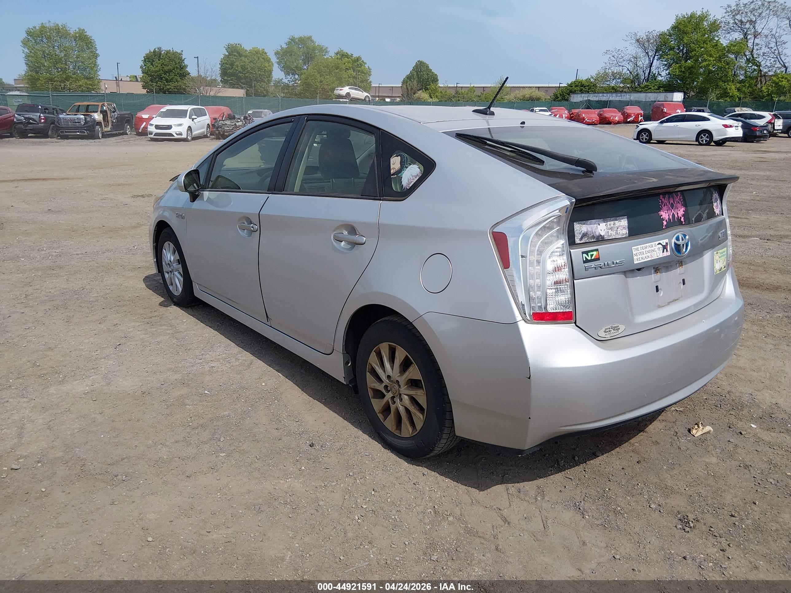 TOYOTA PRIUS image 3