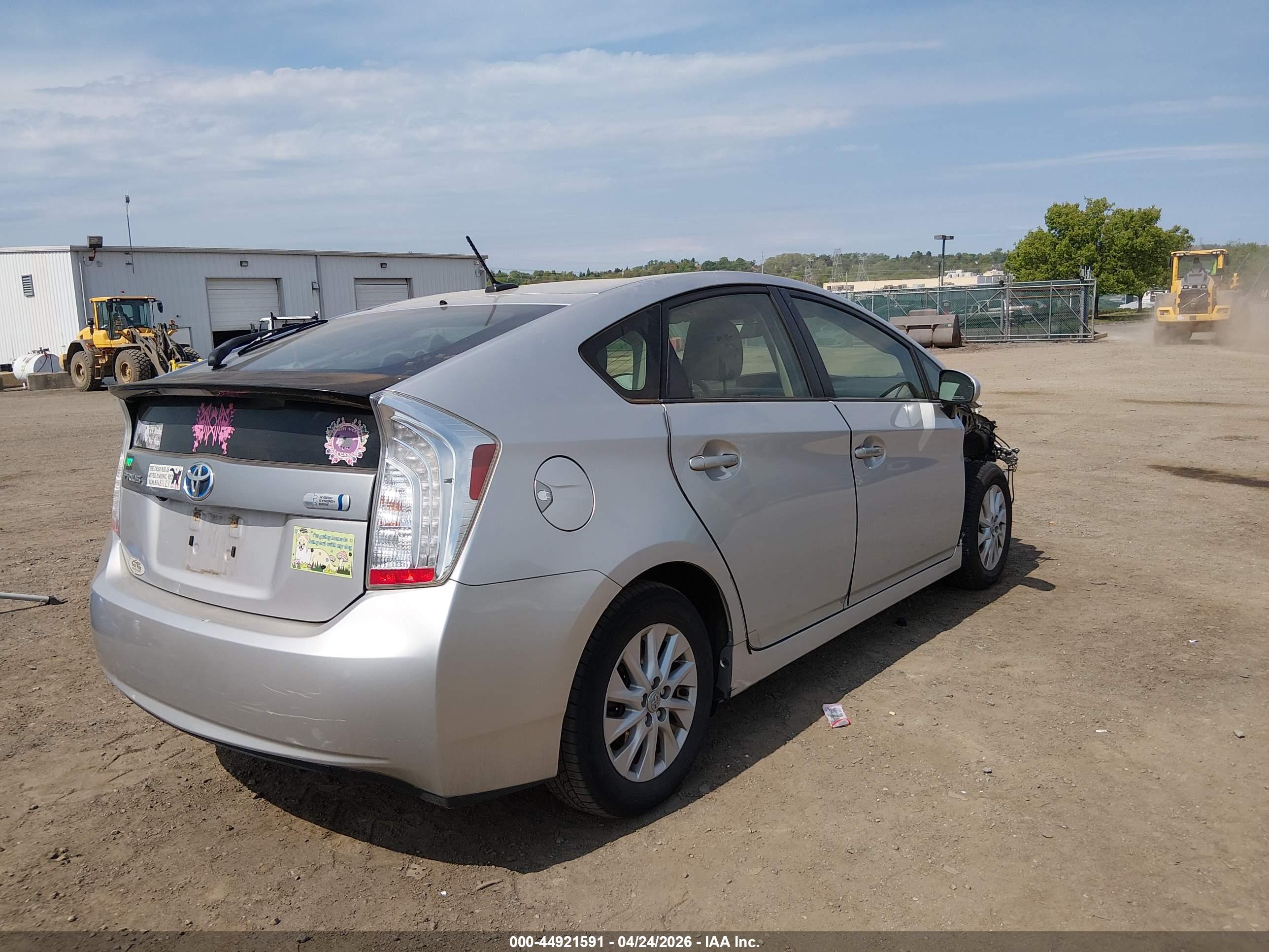 TOYOTA PRIUS image 4