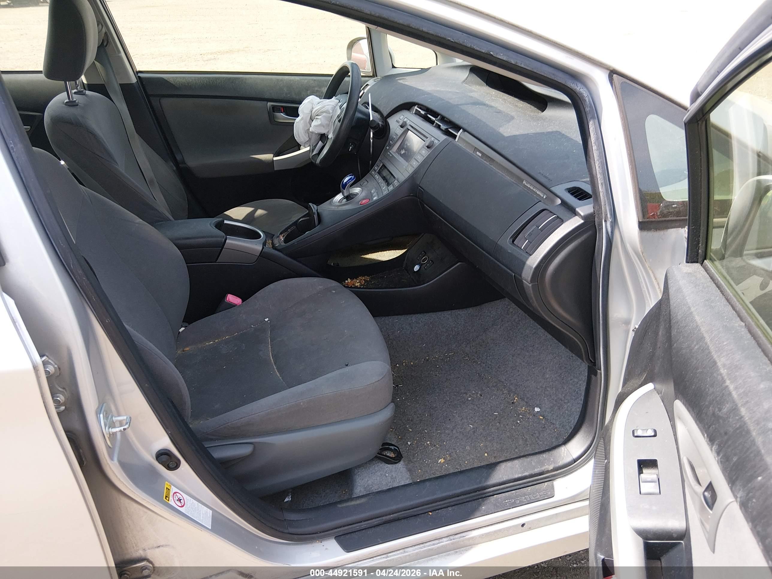 TOYOTA PRIUS image 5