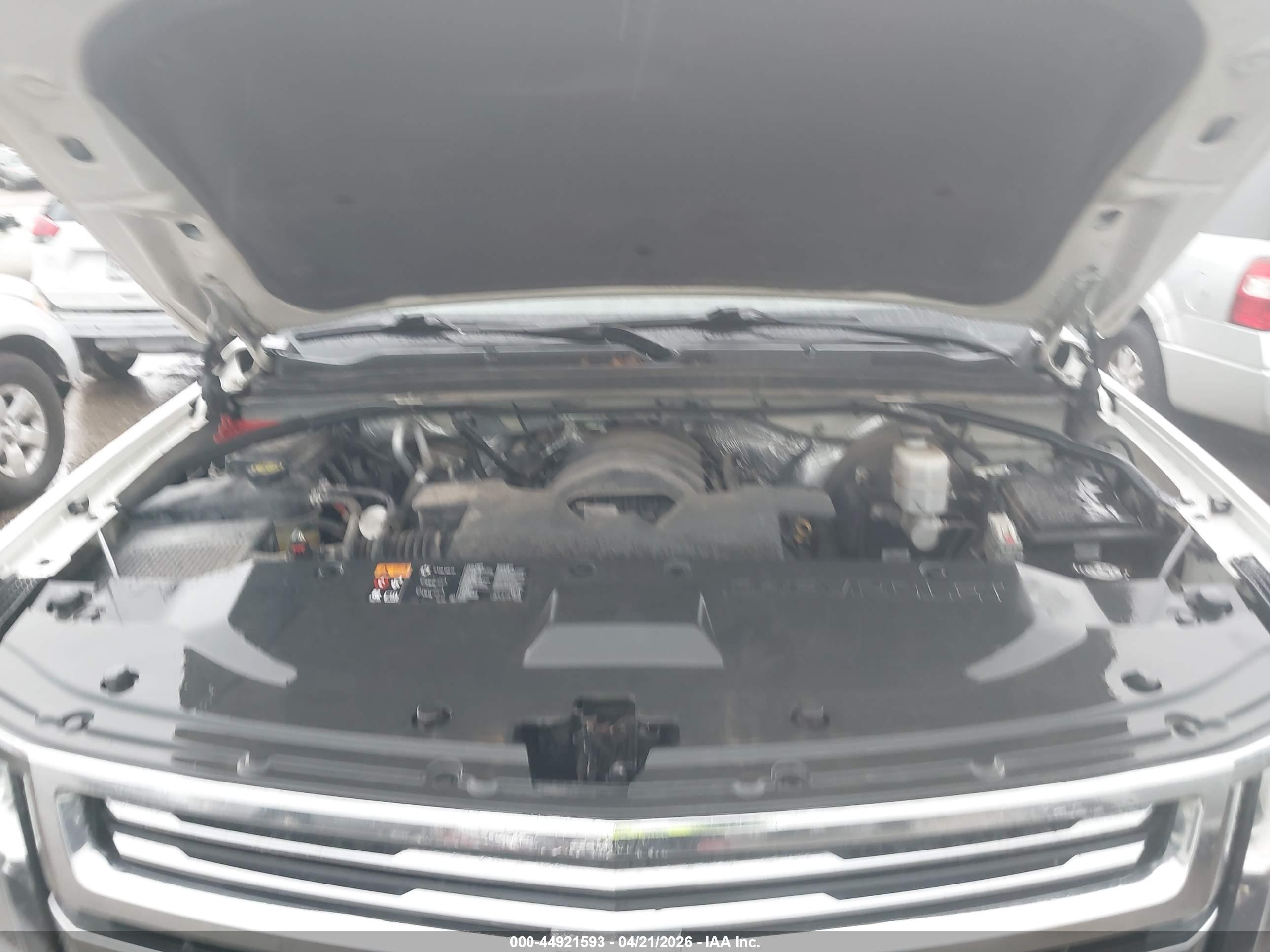 CHEVROLET SUBURBAN image 10