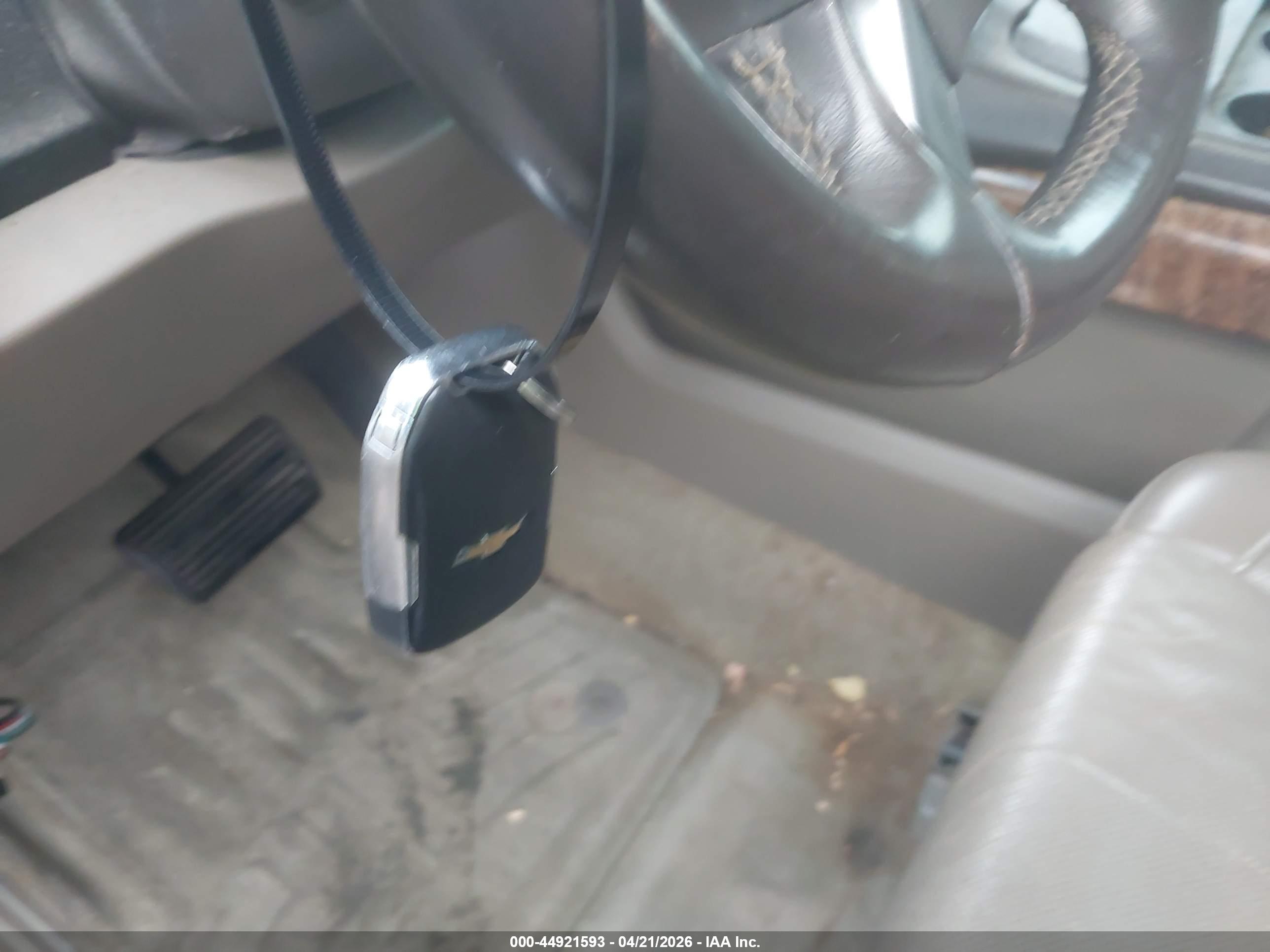 CHEVROLET SUBURBAN image 11