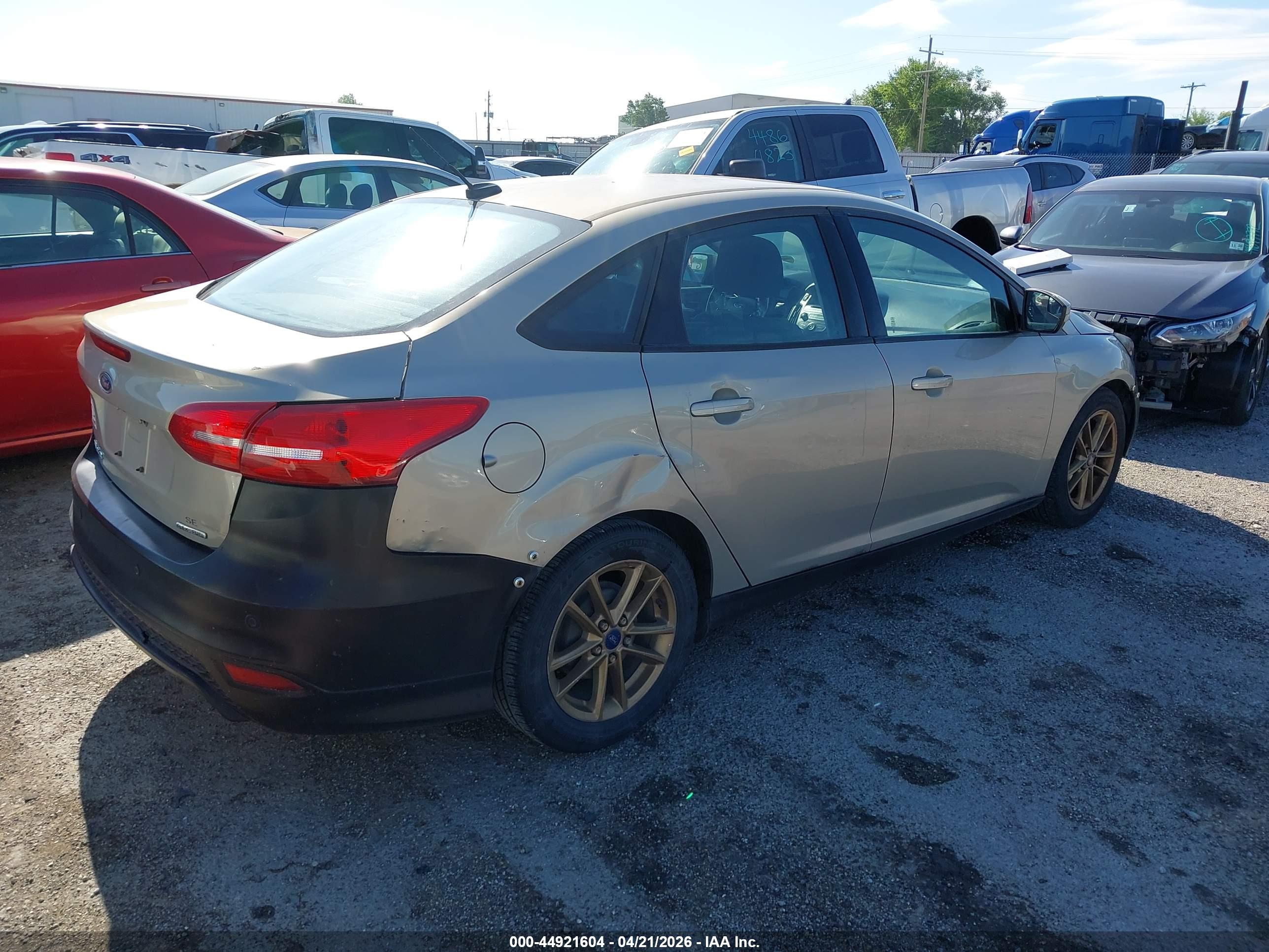 FORD FOCUS image 4