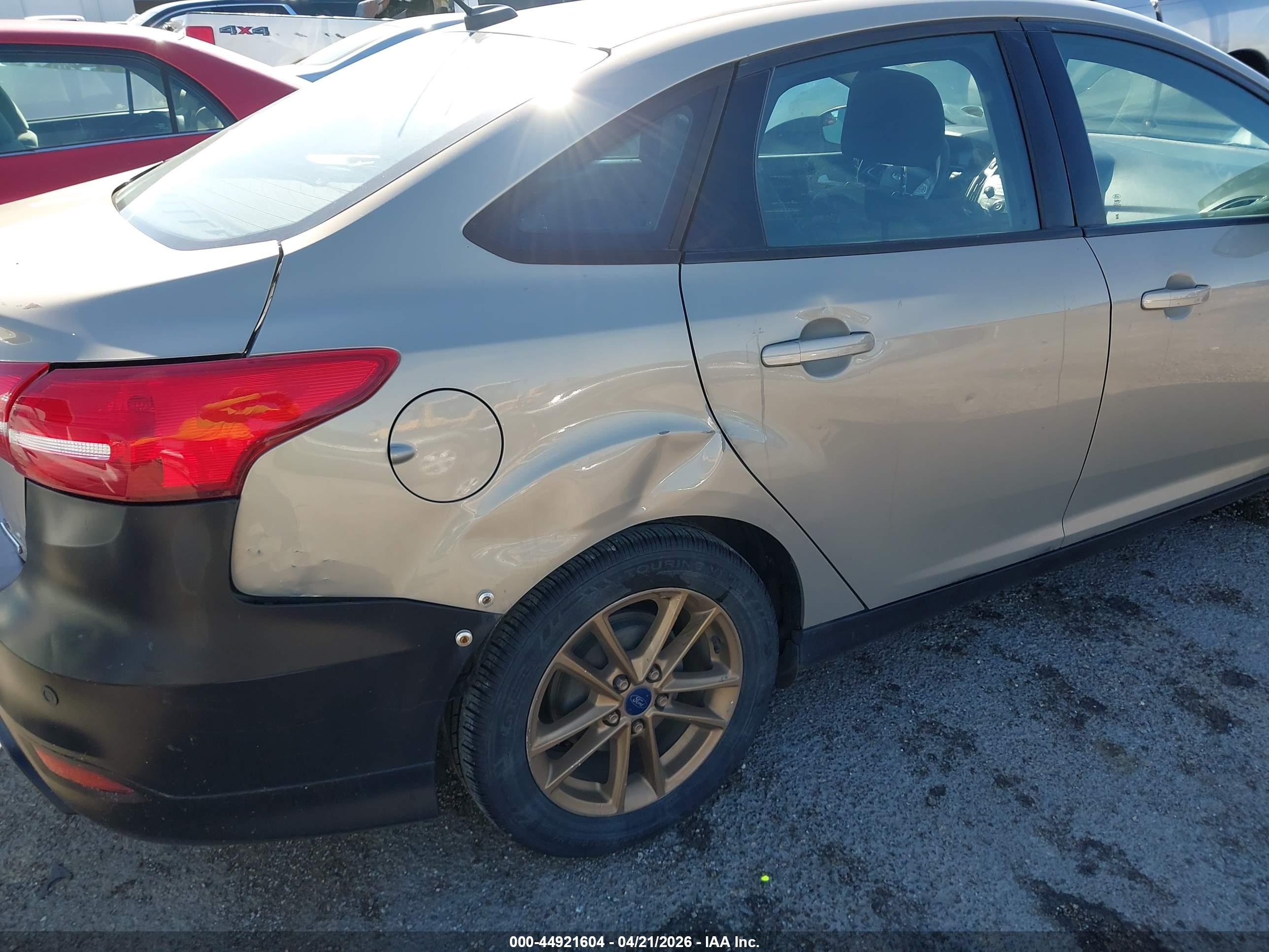 FORD FOCUS image 6