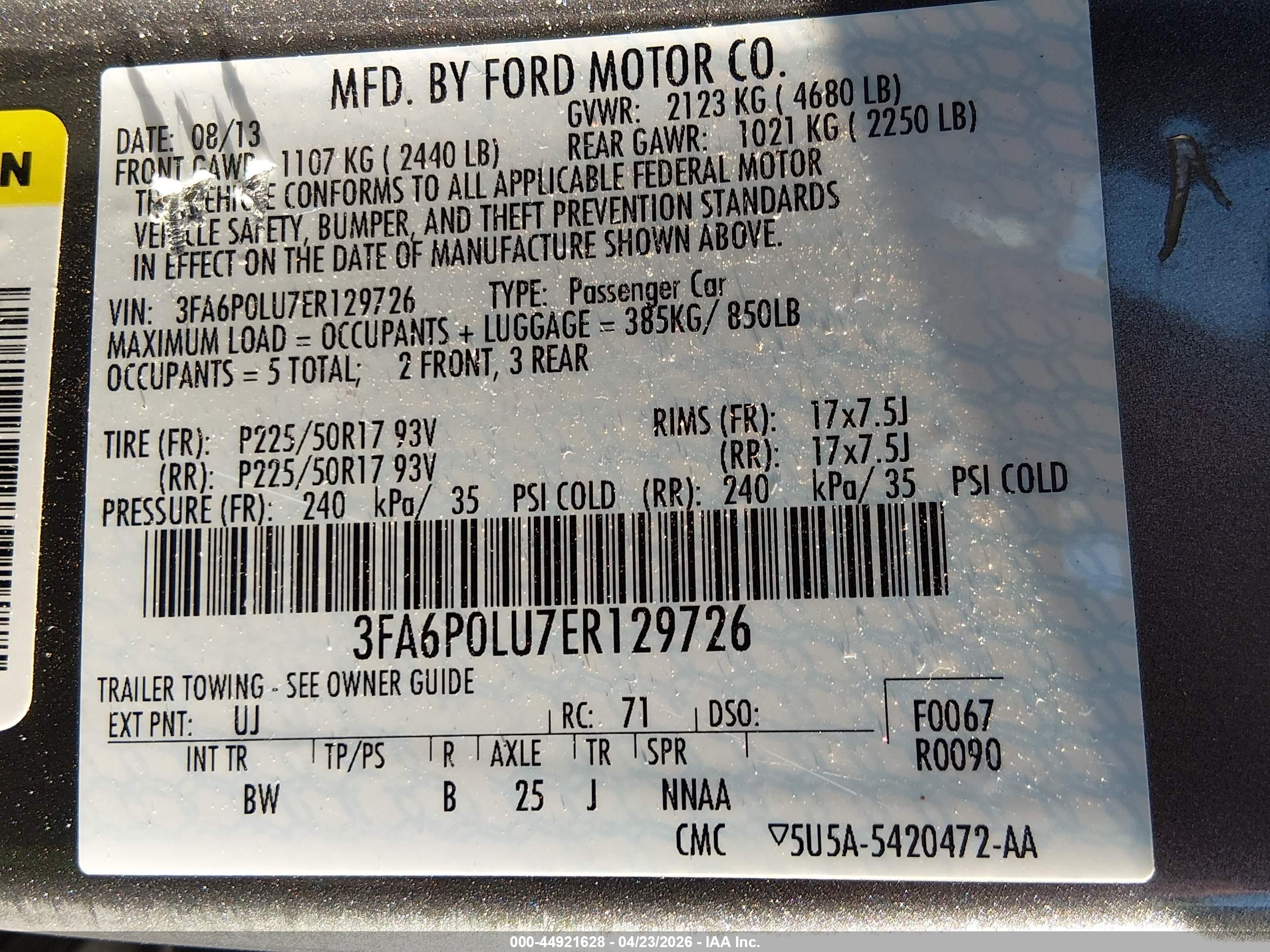 FORD FUSION image 9