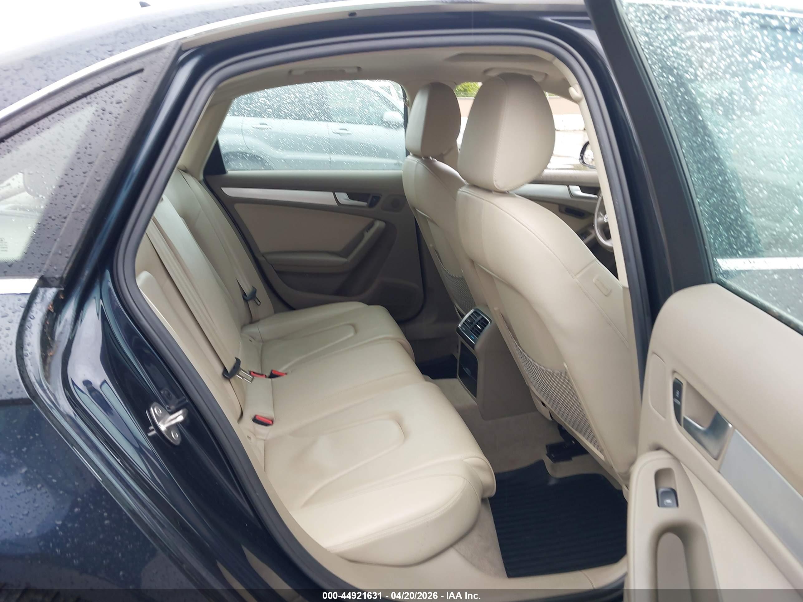 AUDI A4 image 8