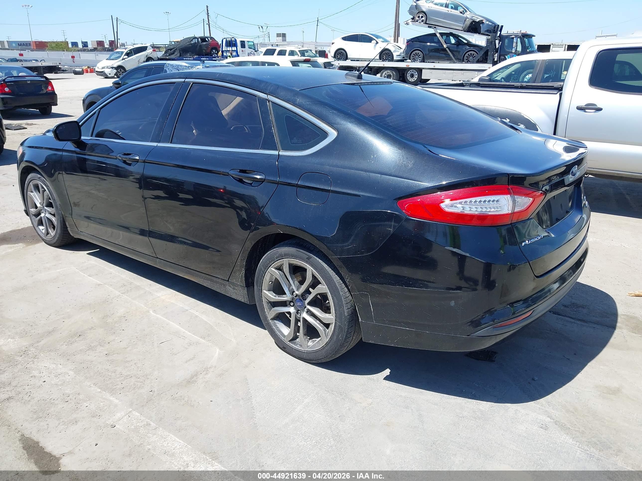 FORD FUSION image 3