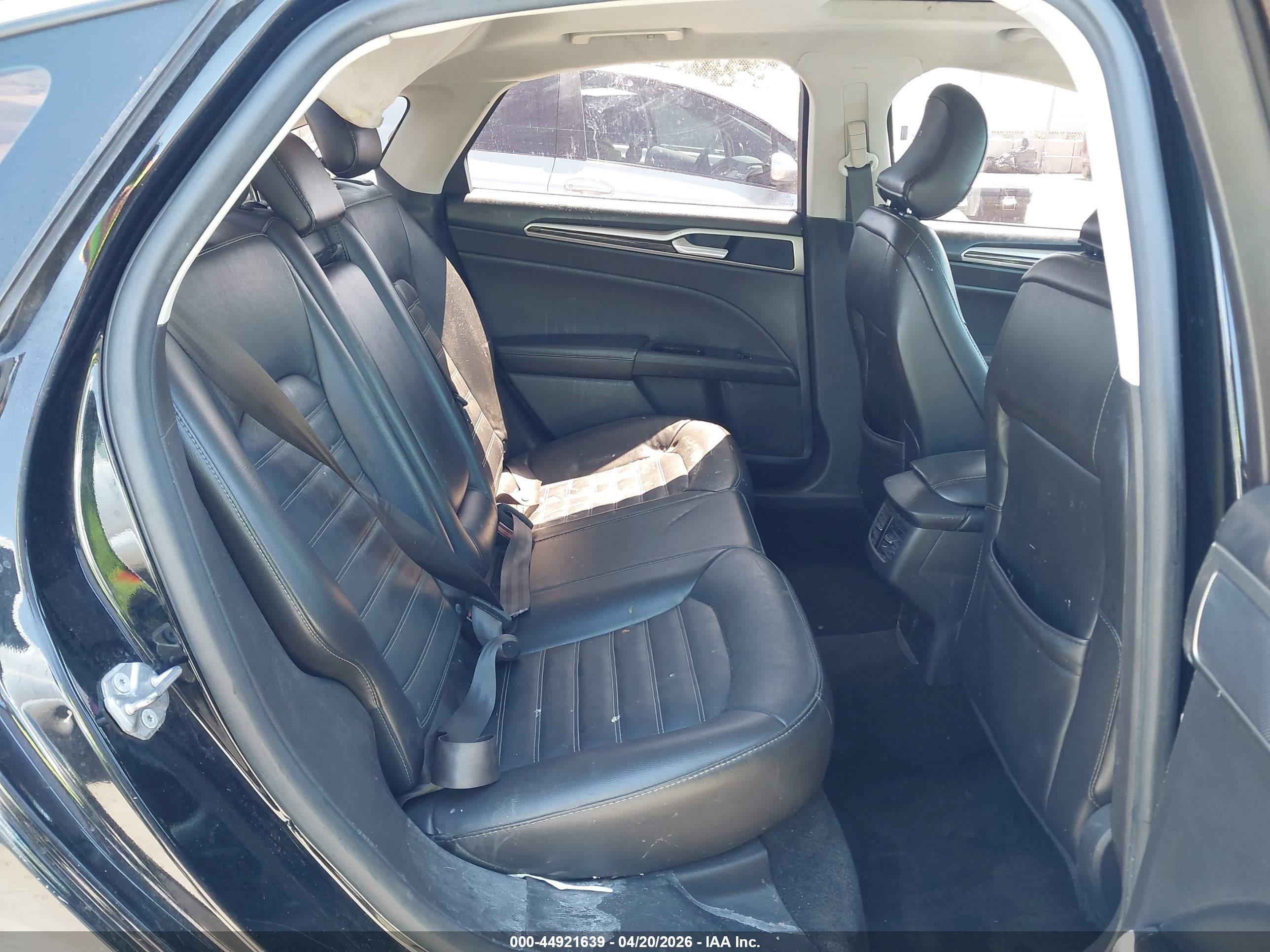 FORD FUSION image 8