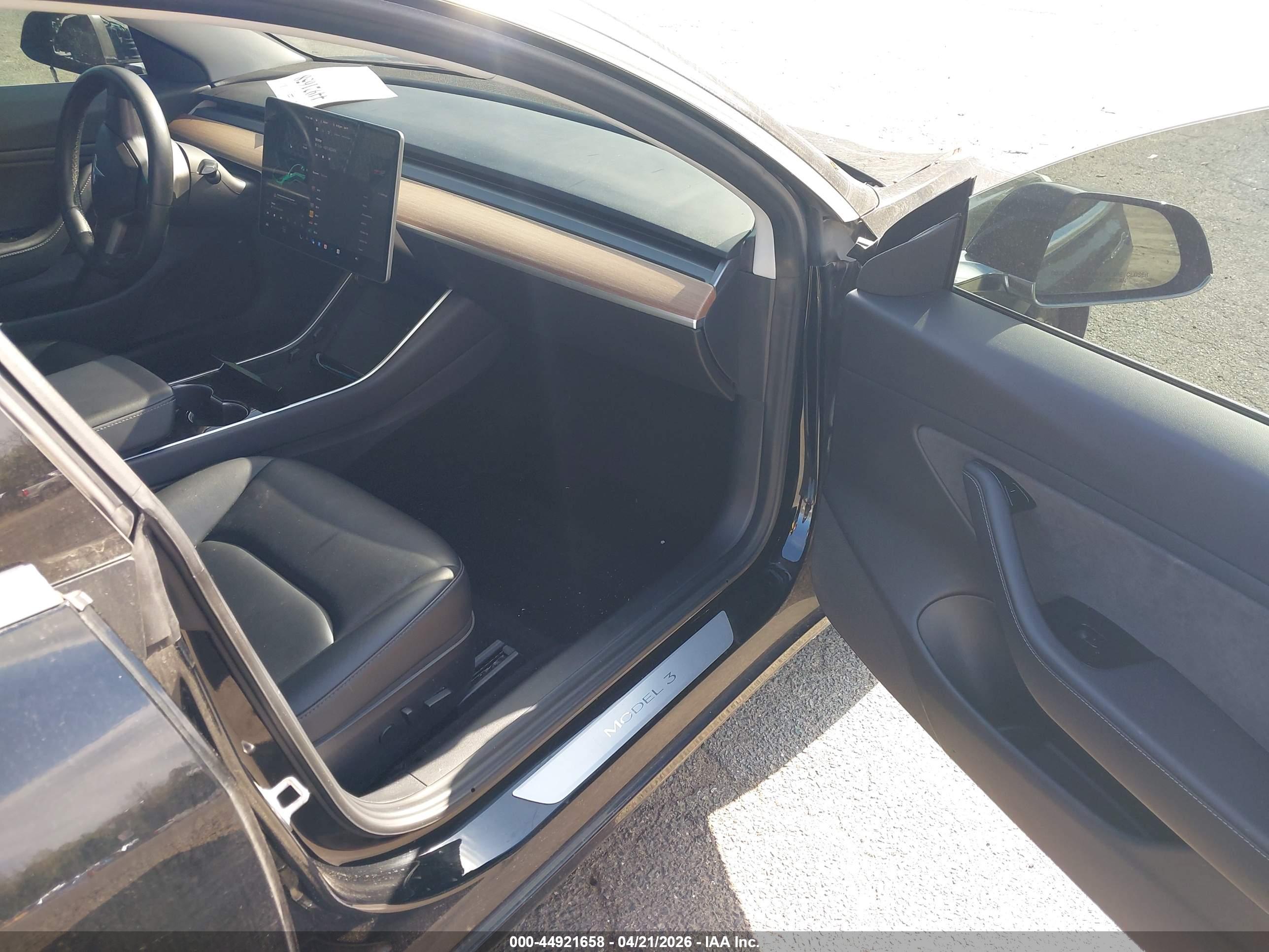 TESLA MODEL image 5