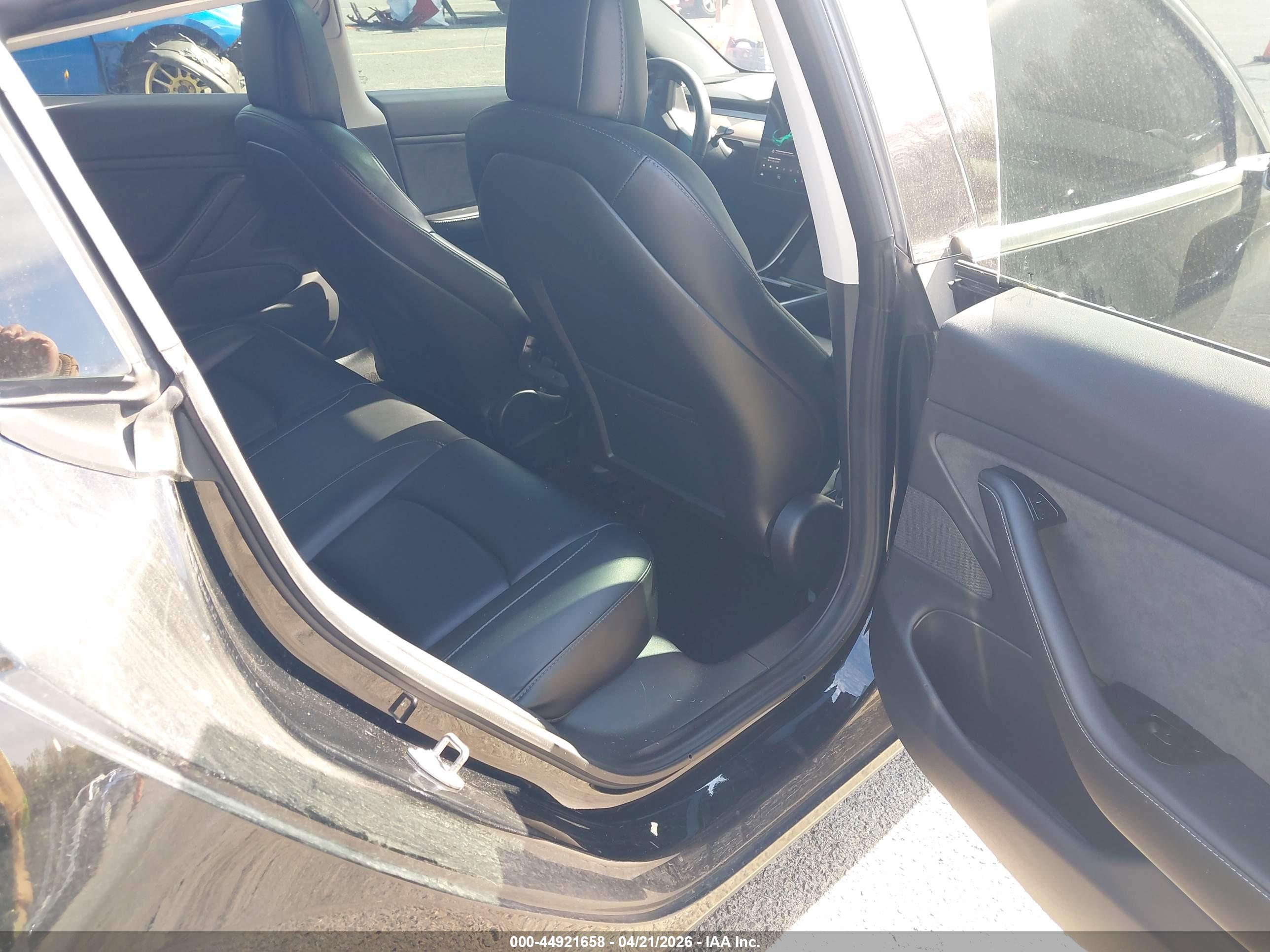 TESLA MODEL image 8