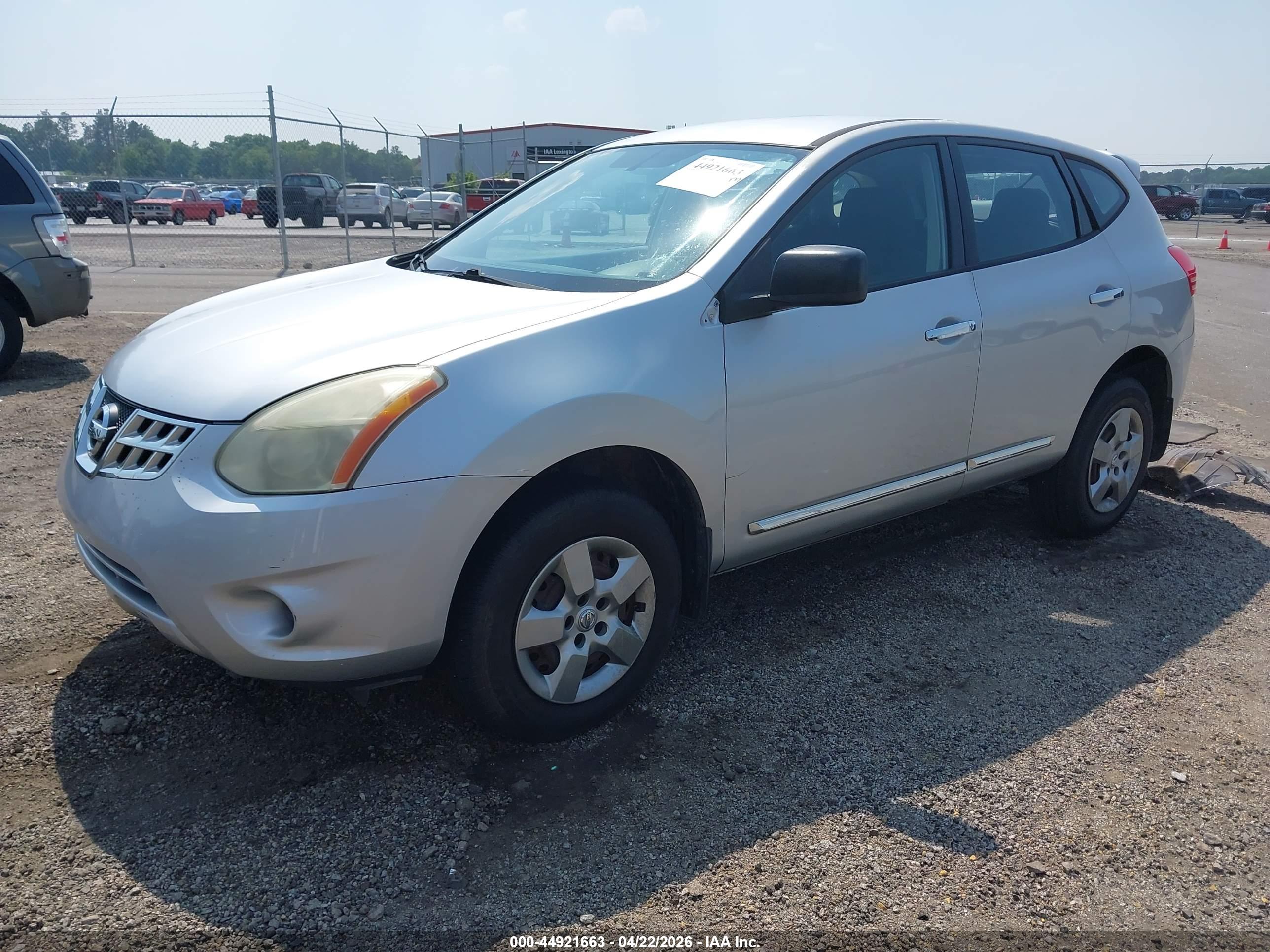 NISSAN ROGUE image 2