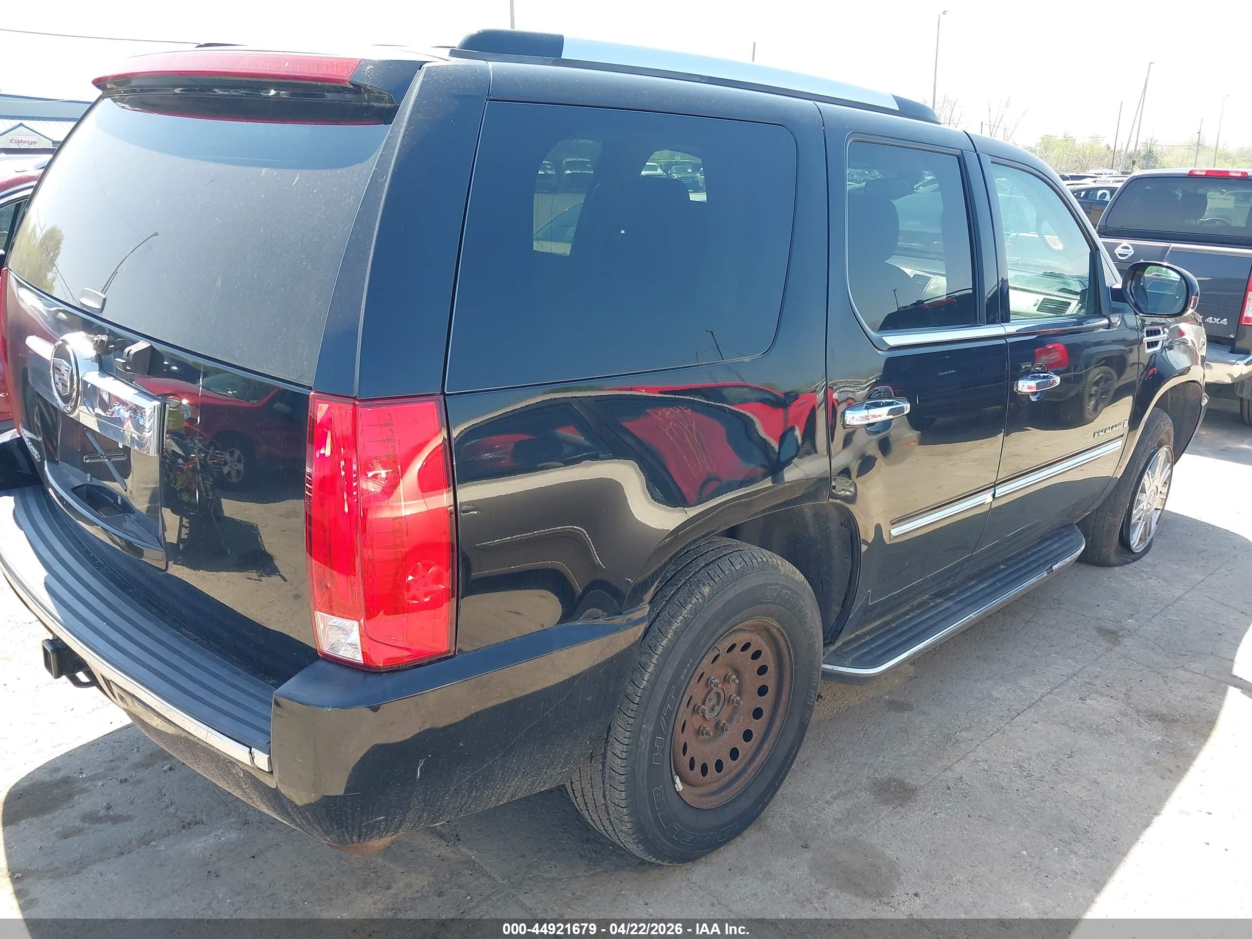 CADILLAC ESCALADE image 4