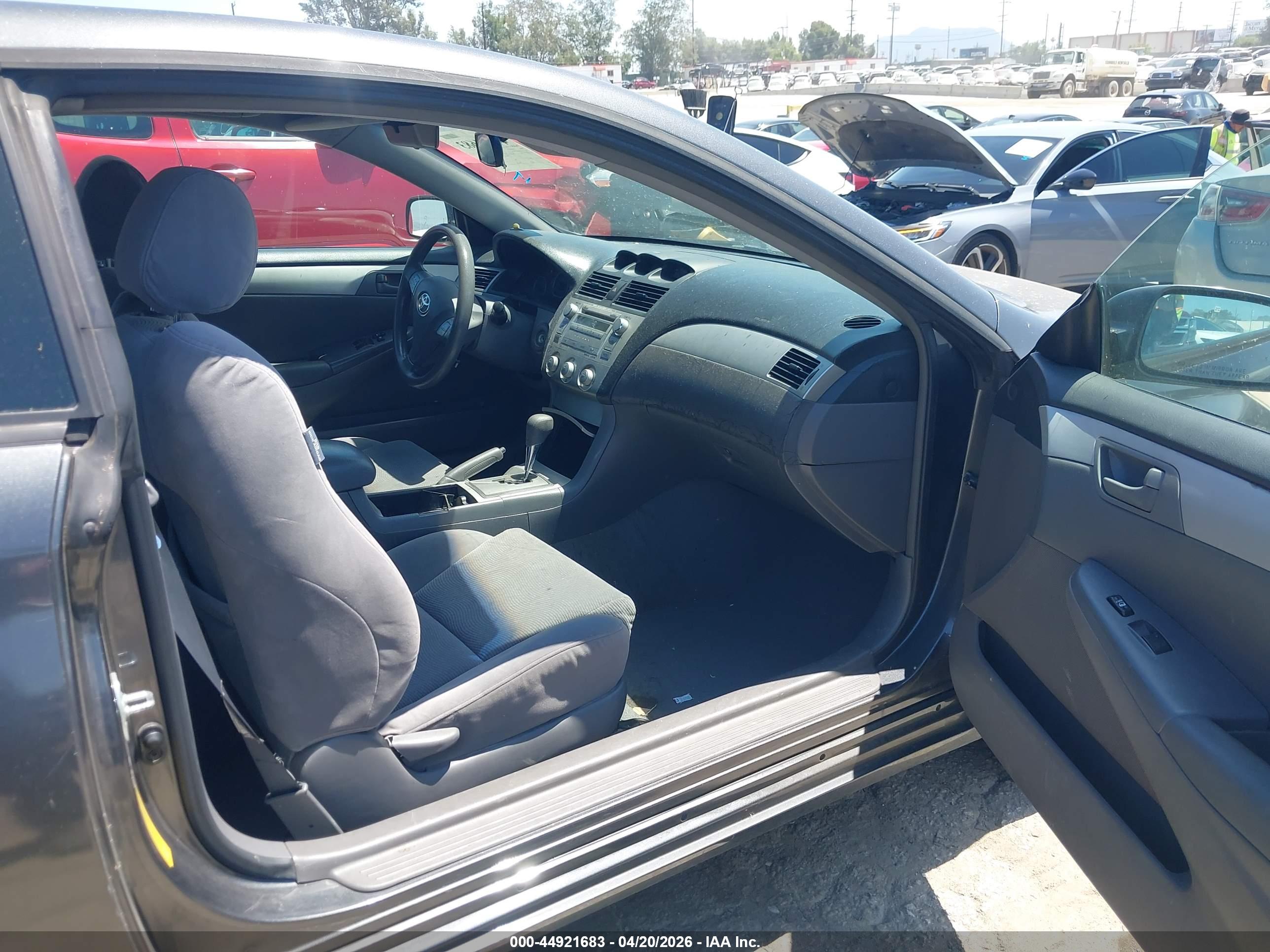 TOYOTA CAMRY image 5