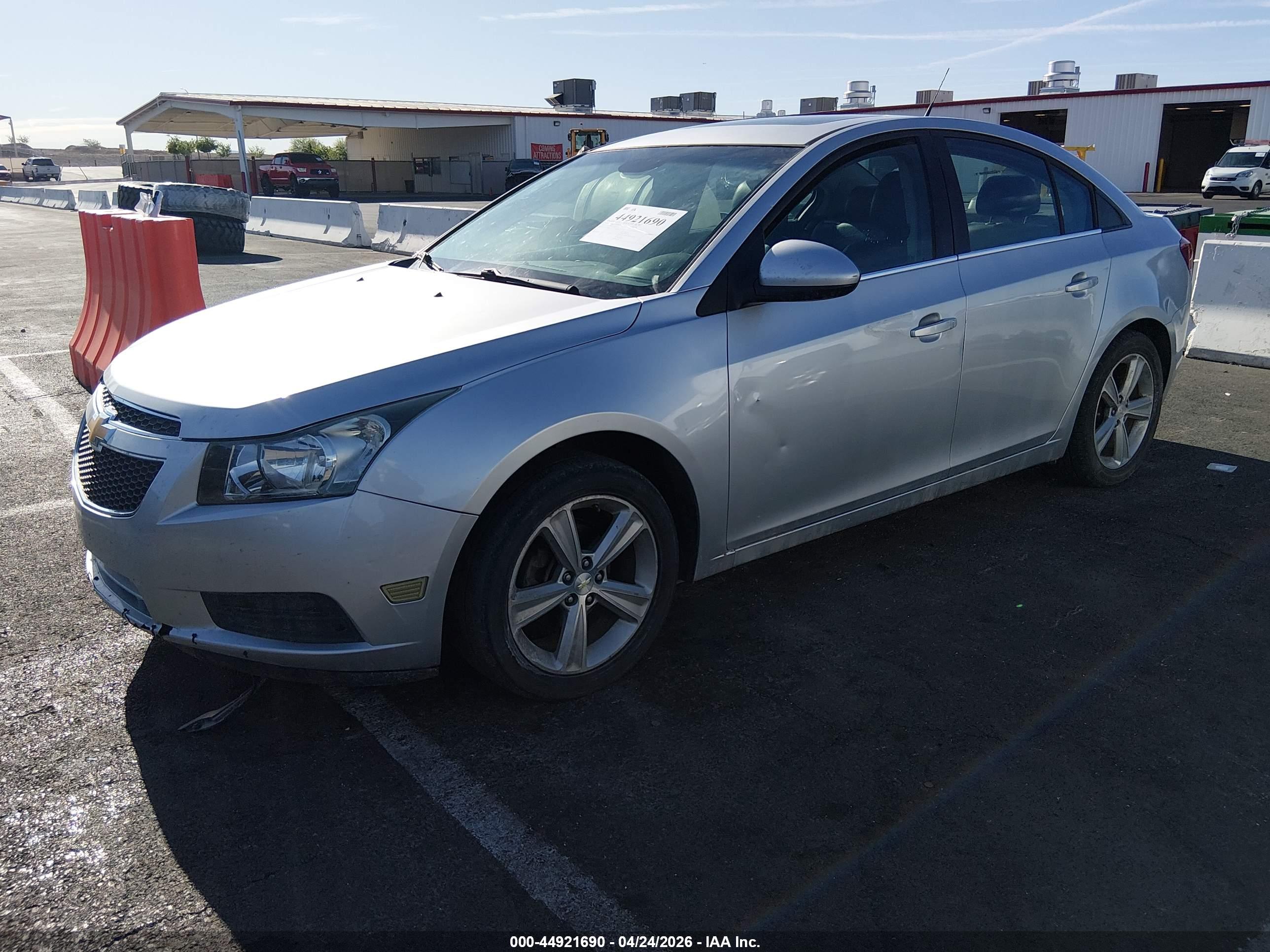 CHEVROLET CRUZE image 2