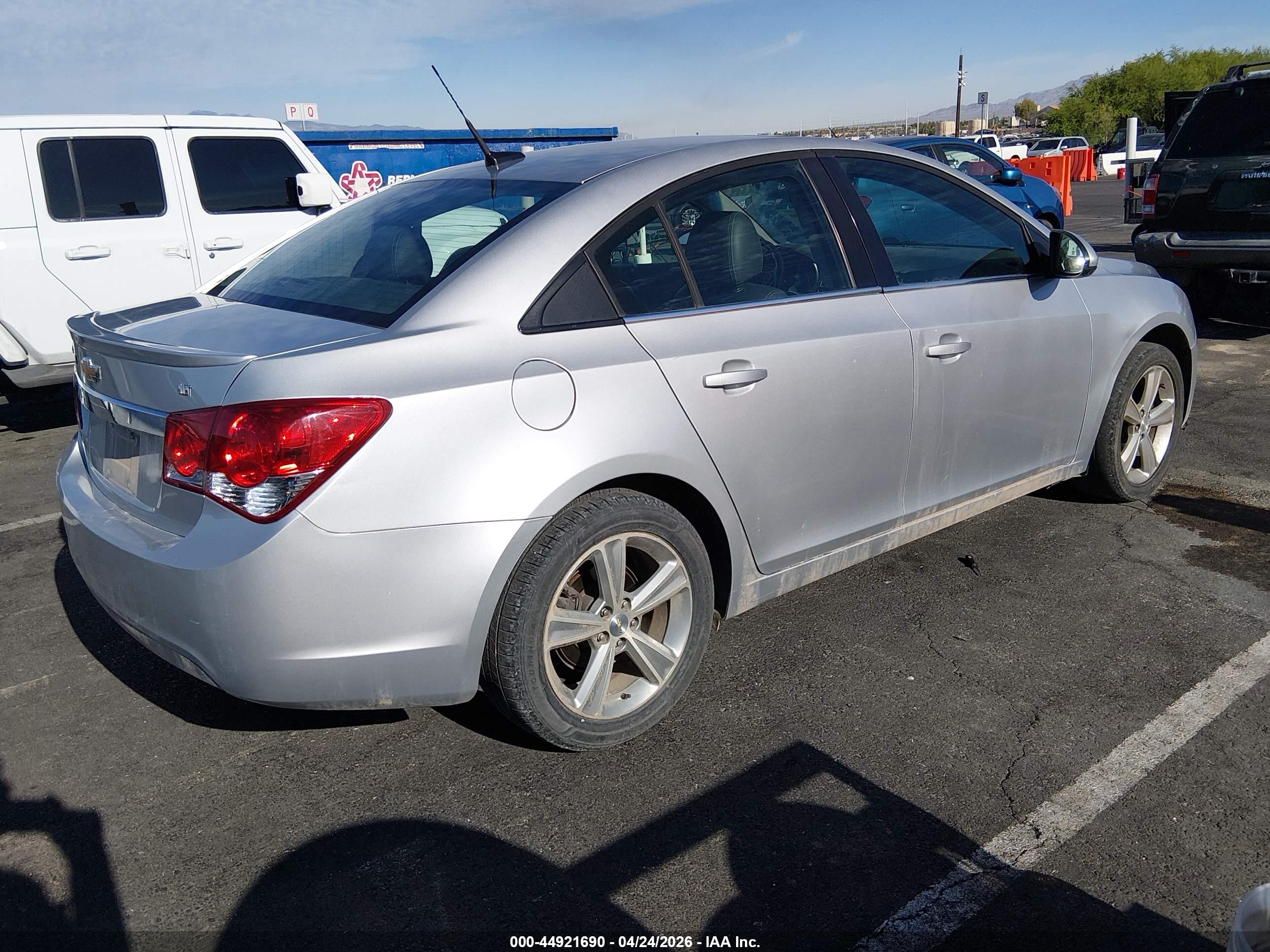 CHEVROLET CRUZE image 4