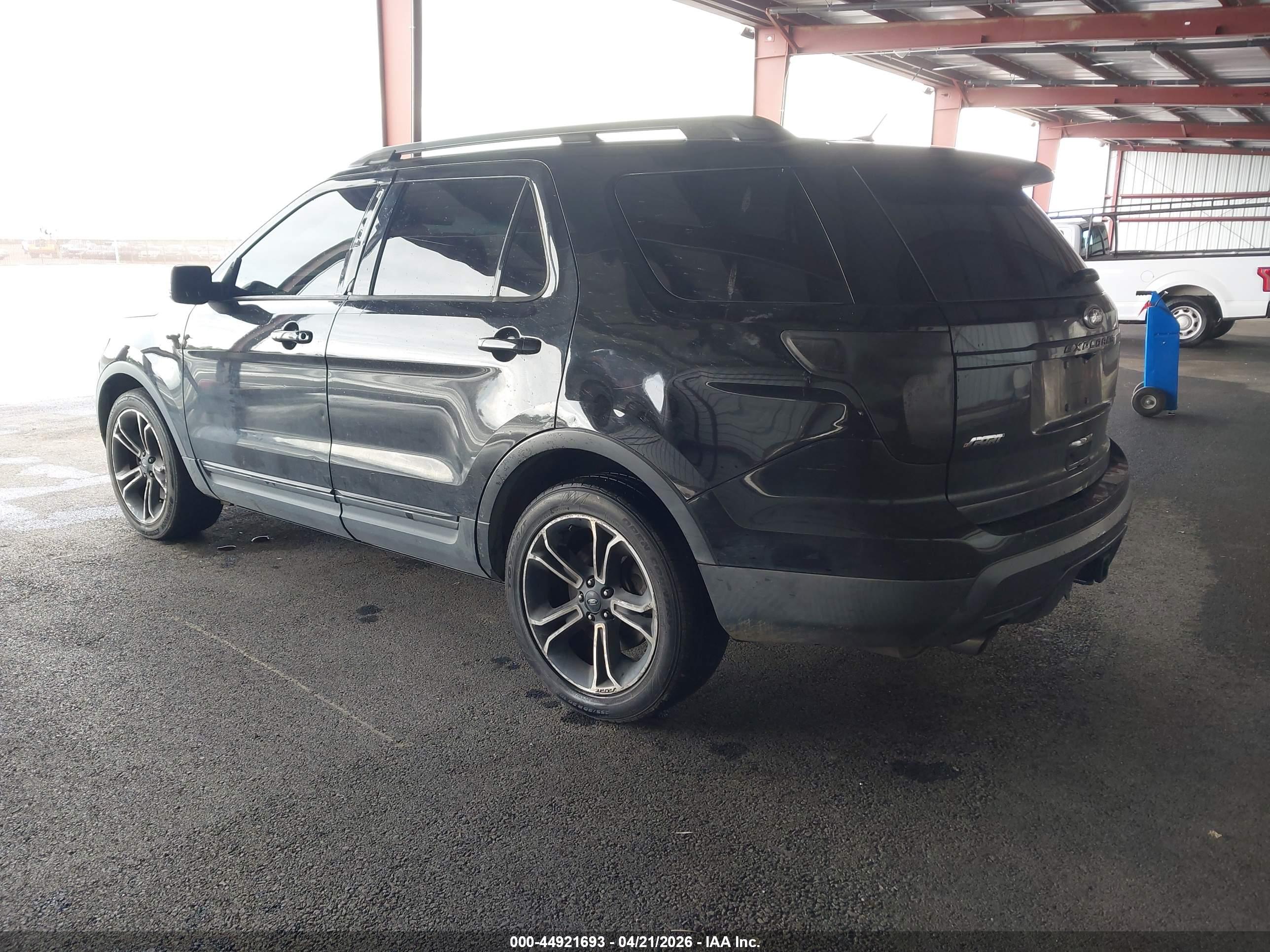 FORD EXPLORER image 3