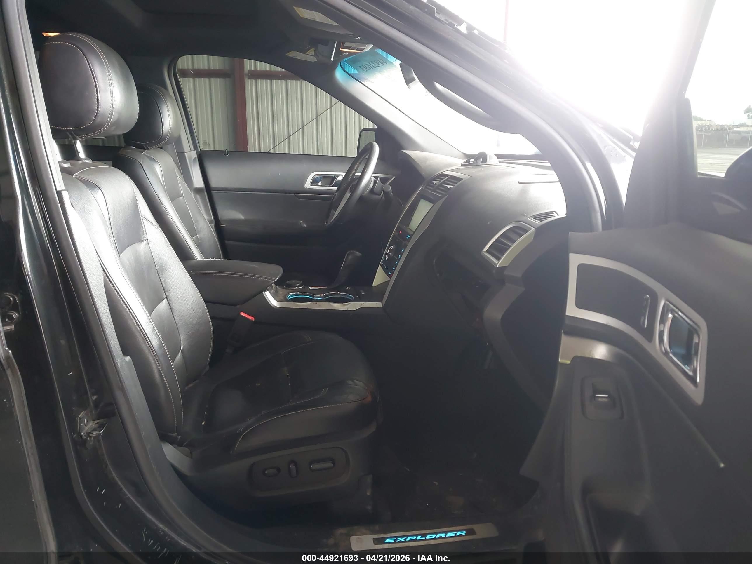 FORD EXPLORER image 5