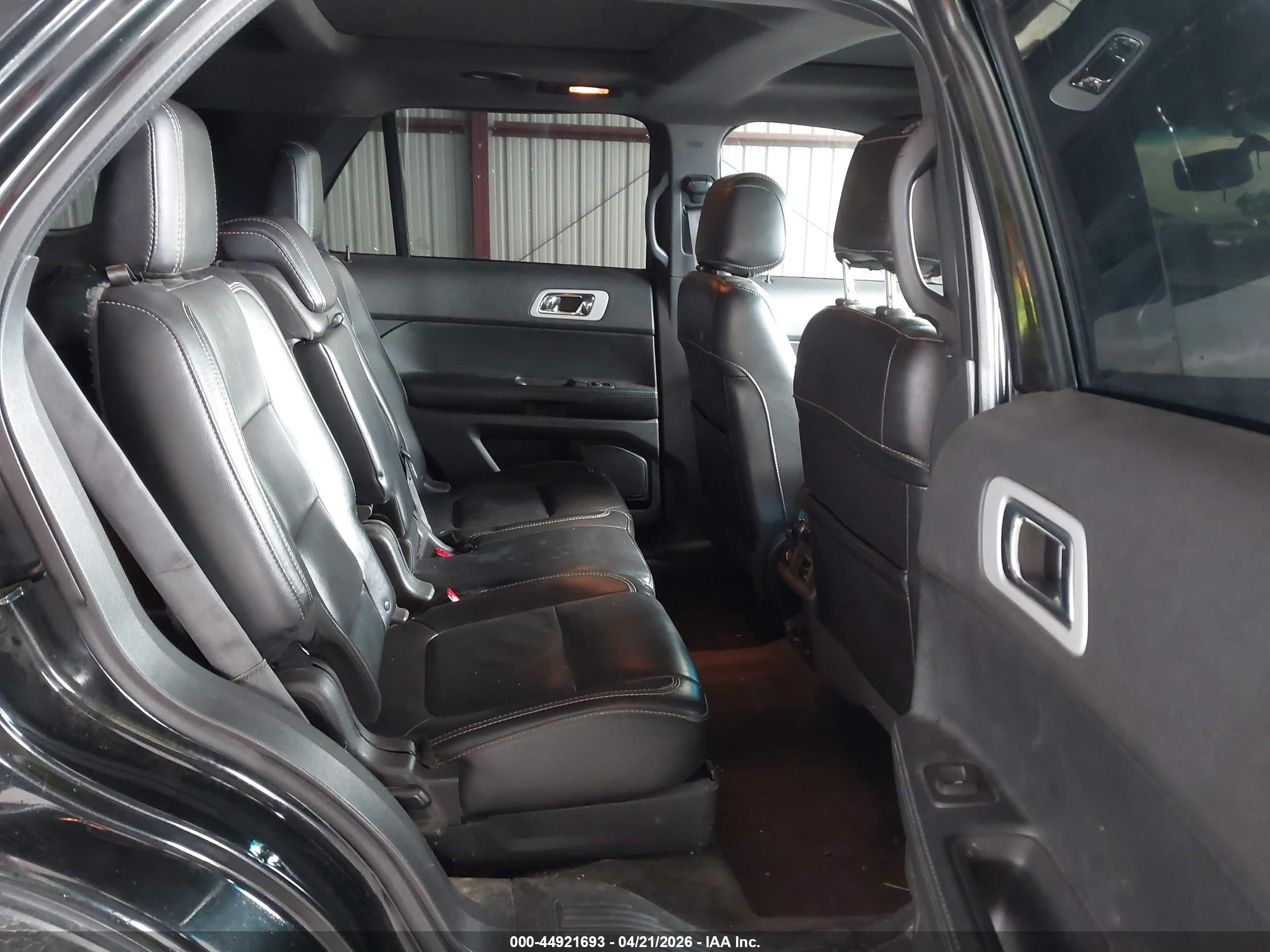 FORD EXPLORER image 8
