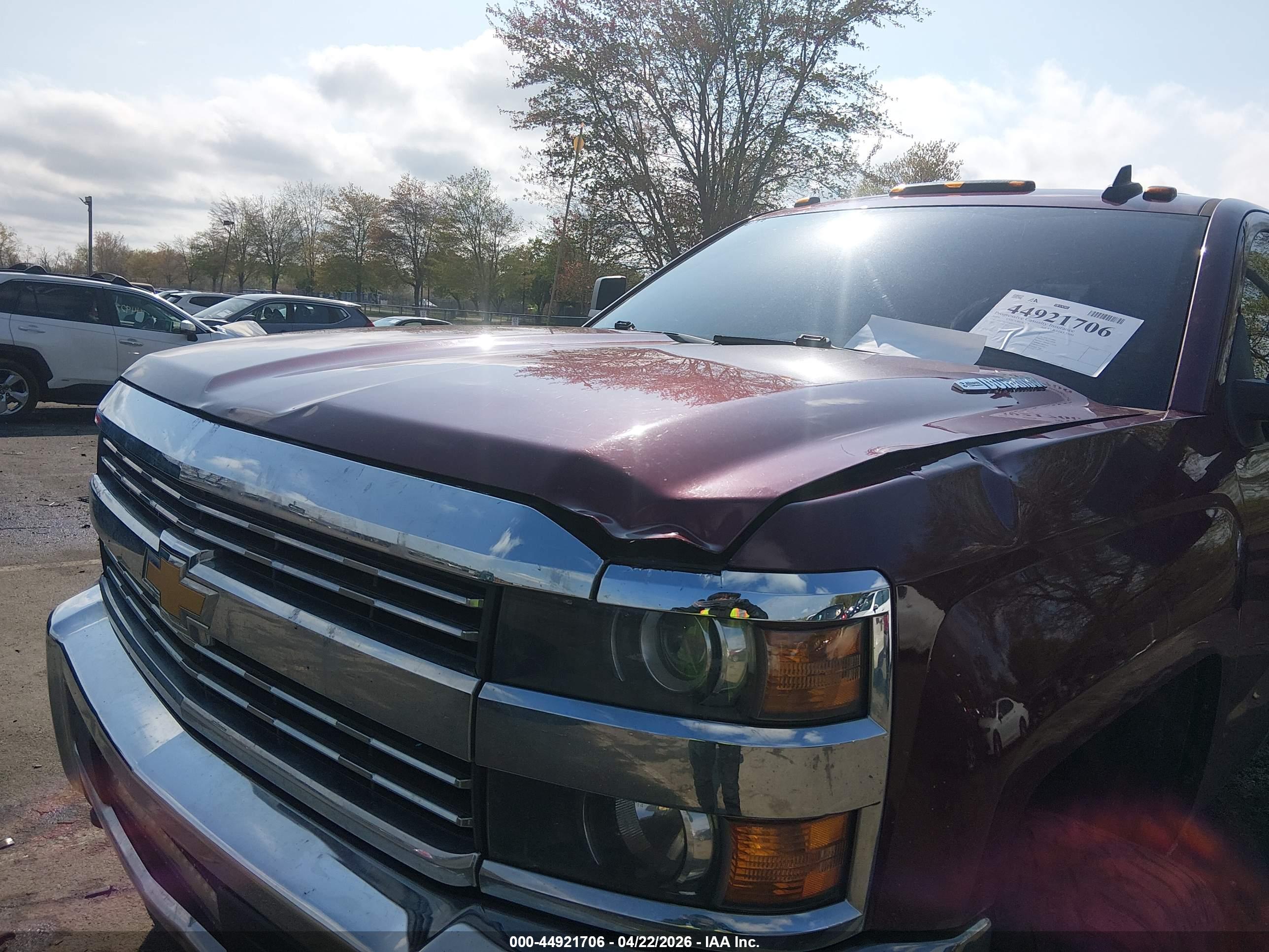 CHEVROLET SILVERADO image 6
