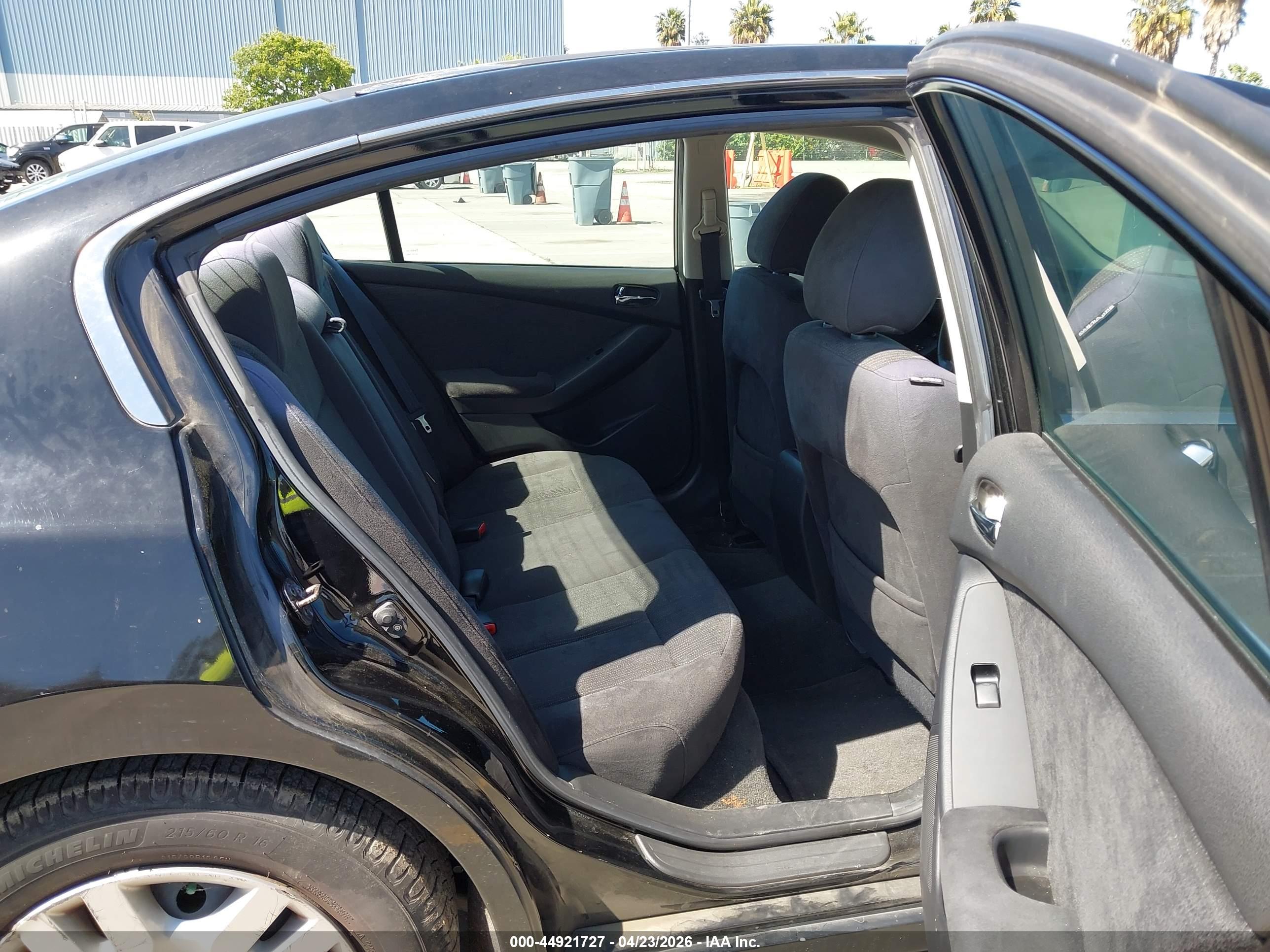NISSAN ALTIMA image 8