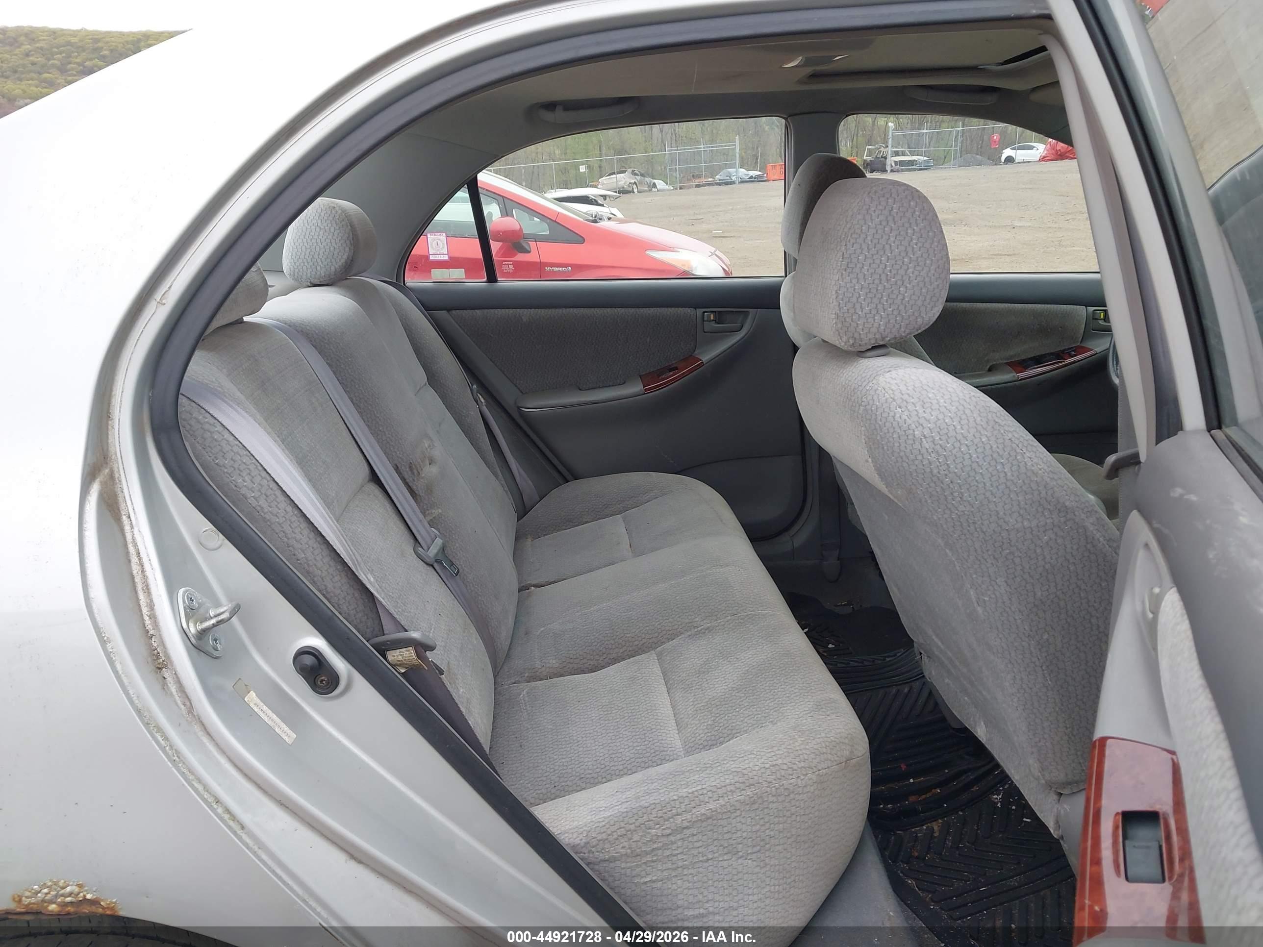 TOYOTA COROLLA image 8