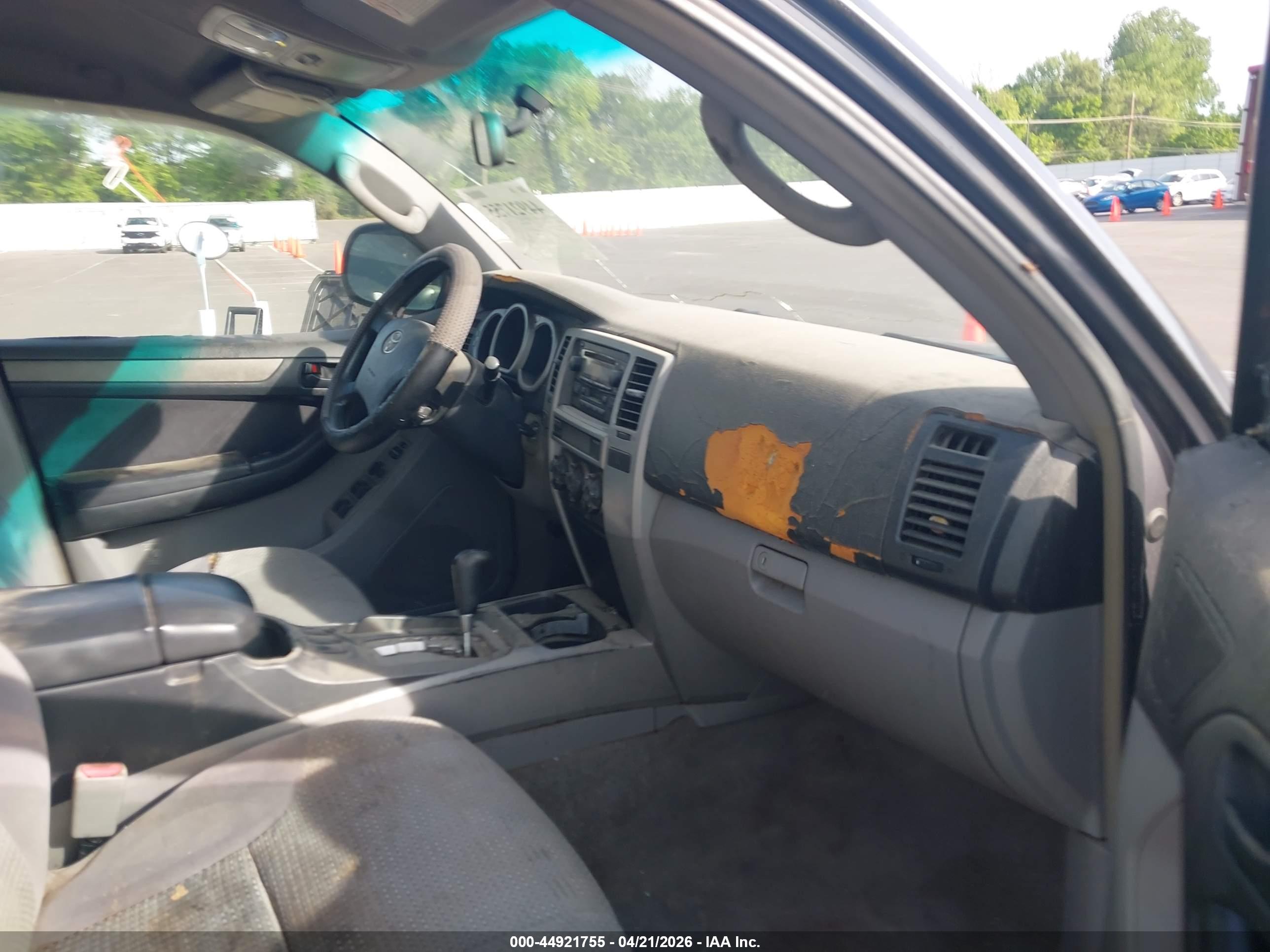 TOYOTA 4RUNNER image 5