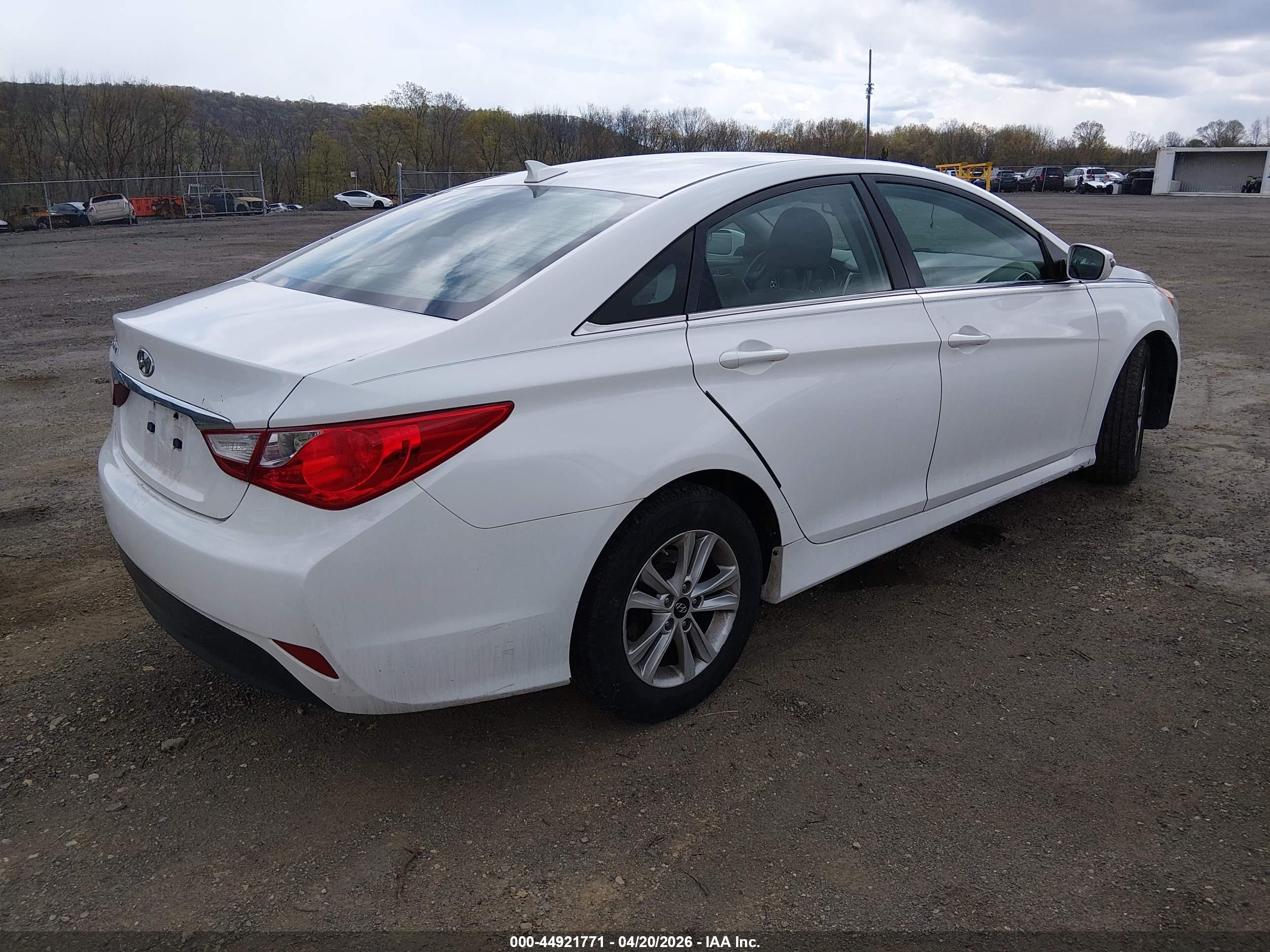 HYUNDAI SONATA image 4