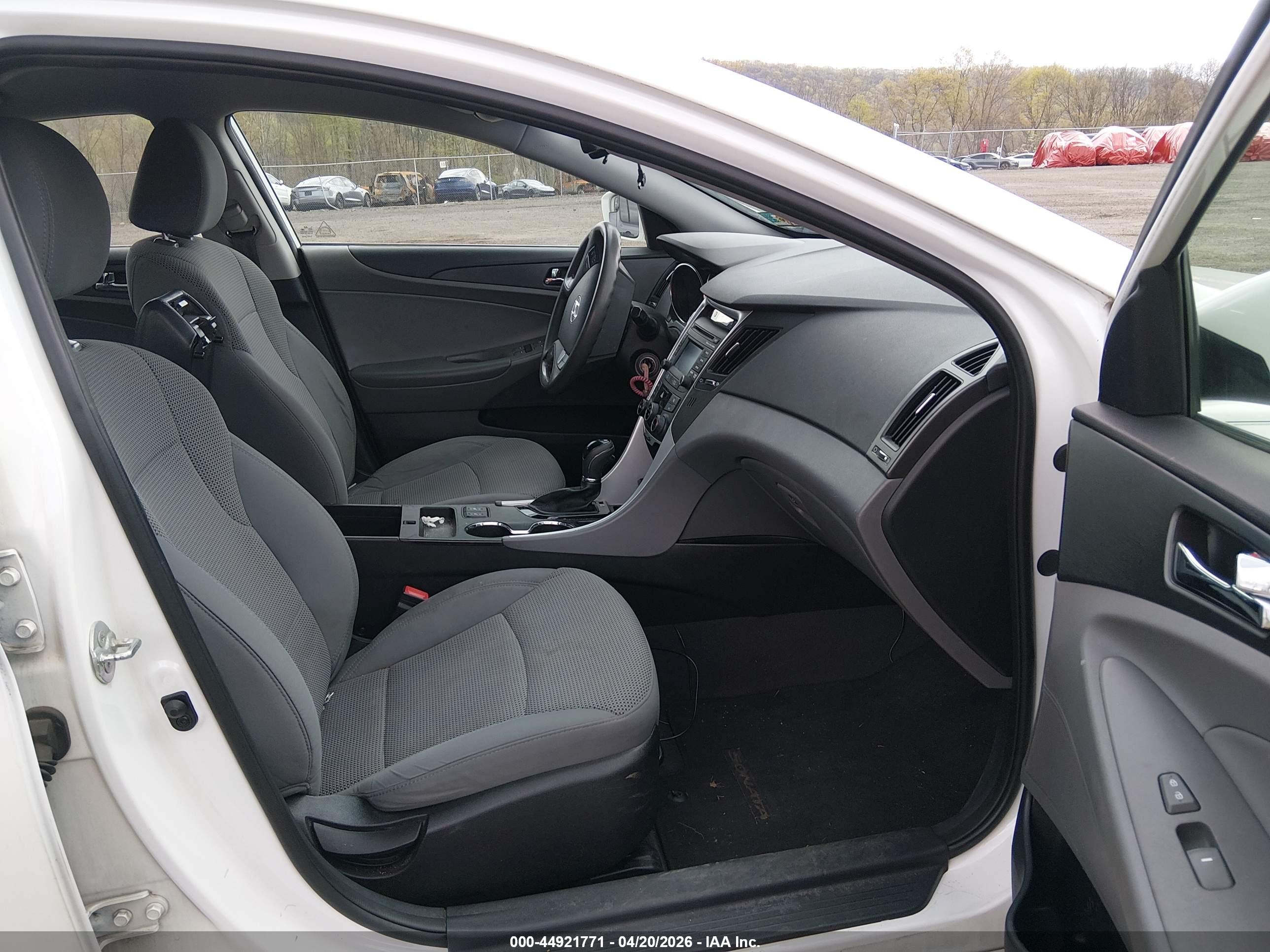 HYUNDAI SONATA image 5