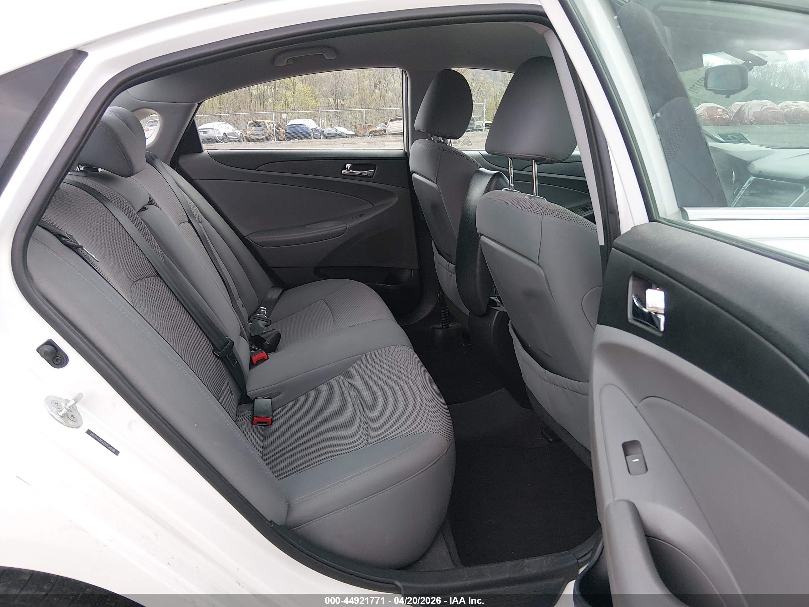 HYUNDAI SONATA image 8