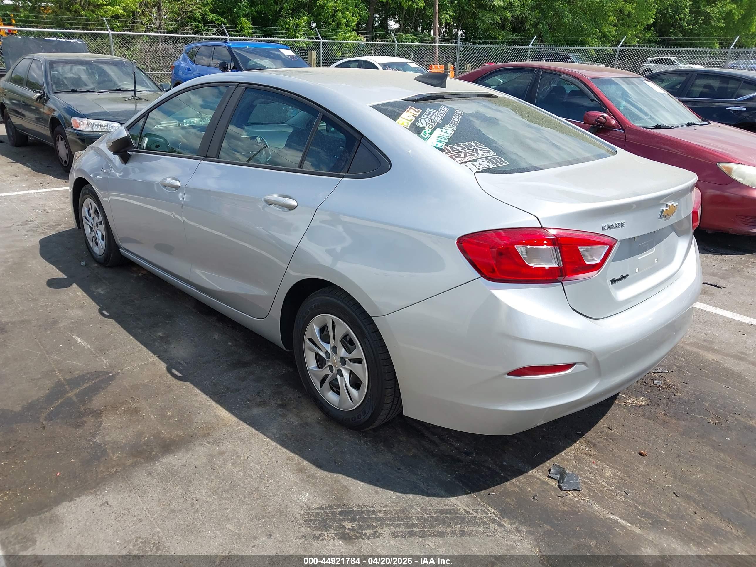 CHEVROLET CRUZE image 3