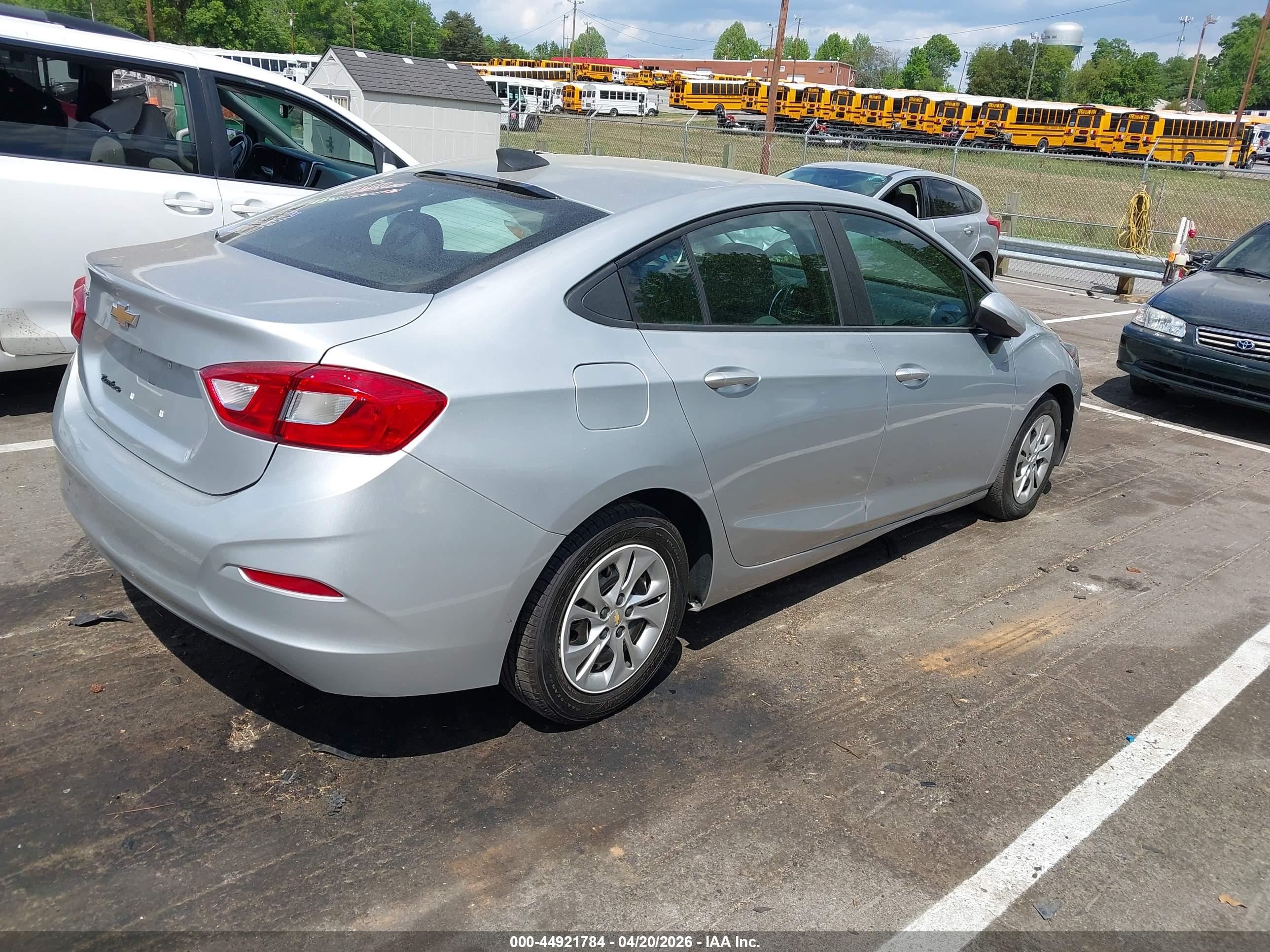 CHEVROLET CRUZE image 4