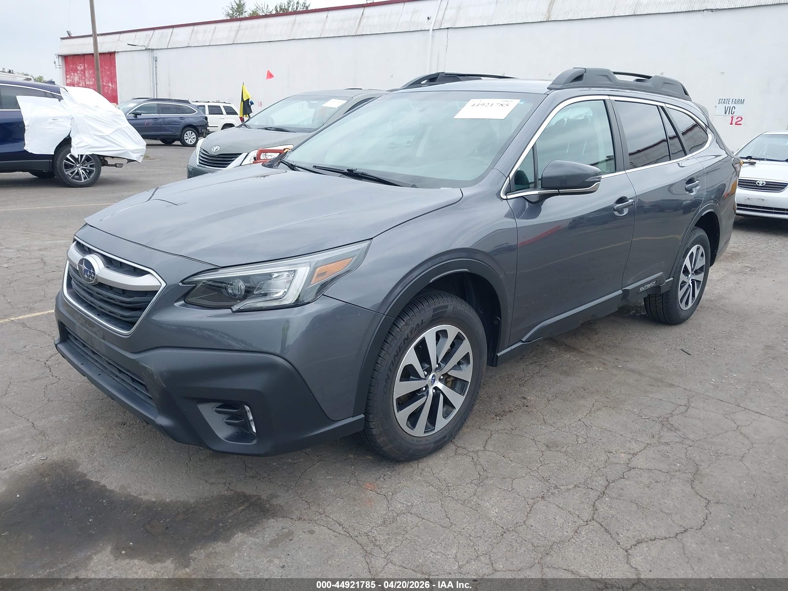 SUBARU OUTBACK image 2