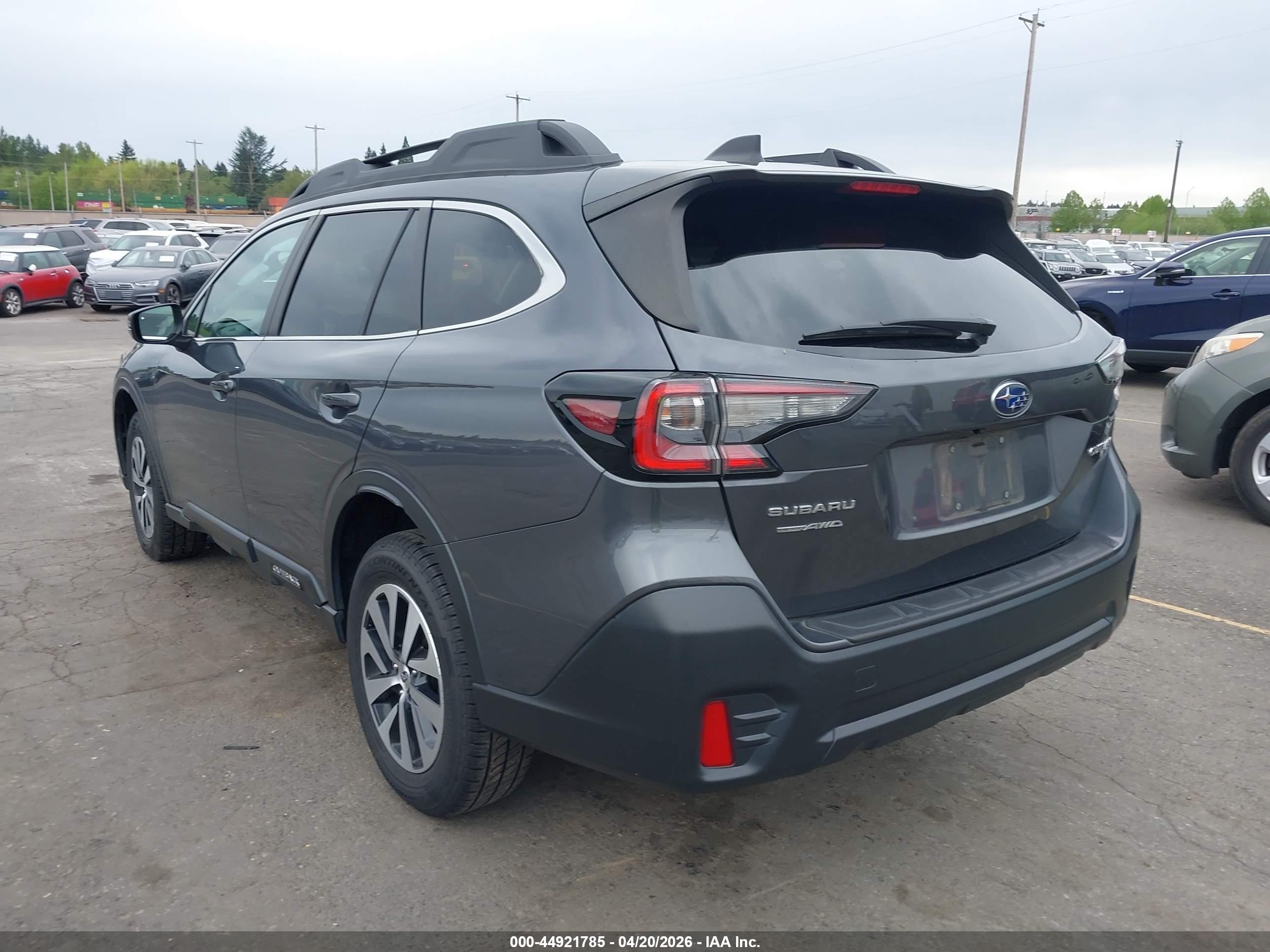 SUBARU OUTBACK image 3