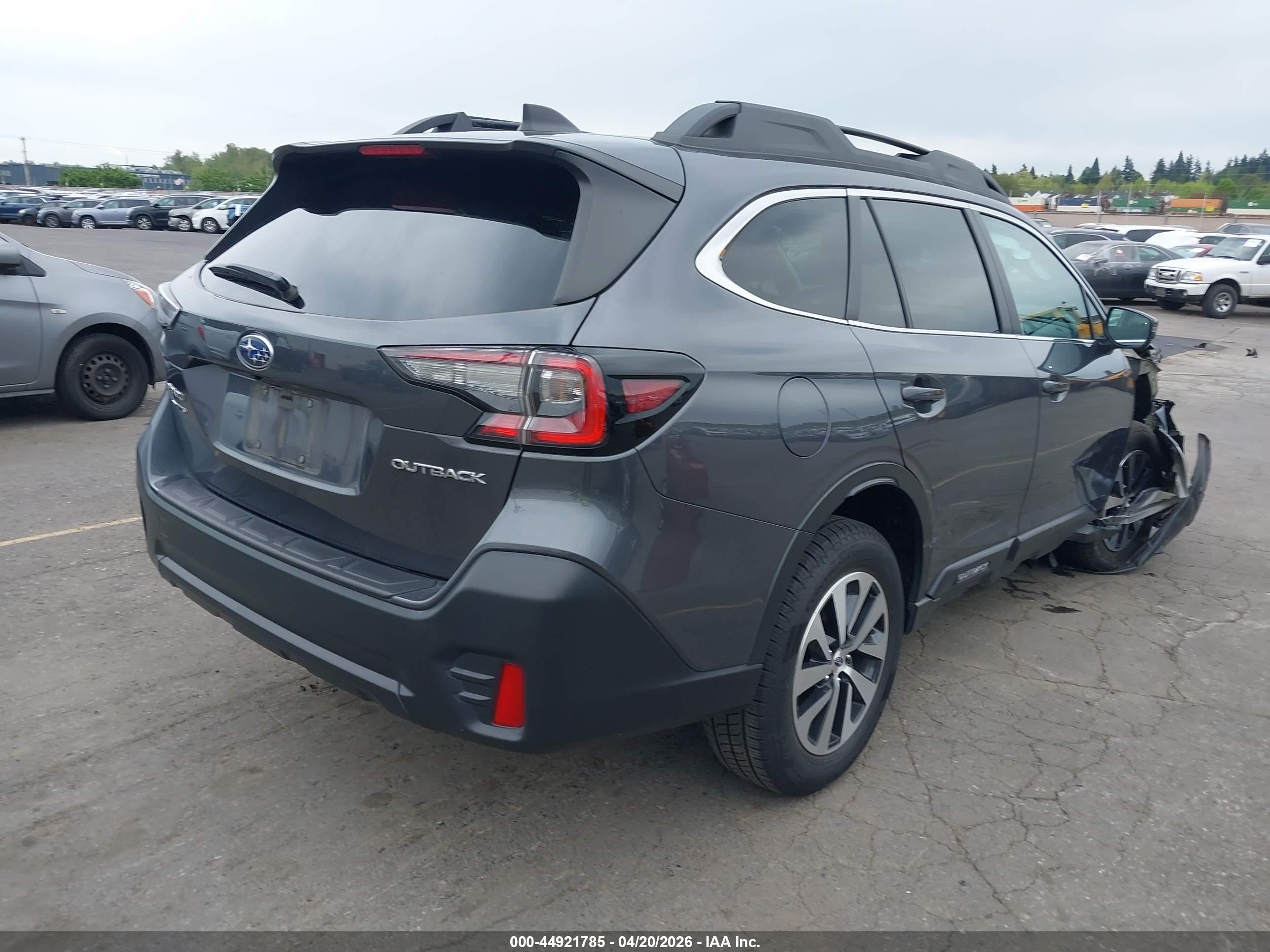 SUBARU OUTBACK image 4