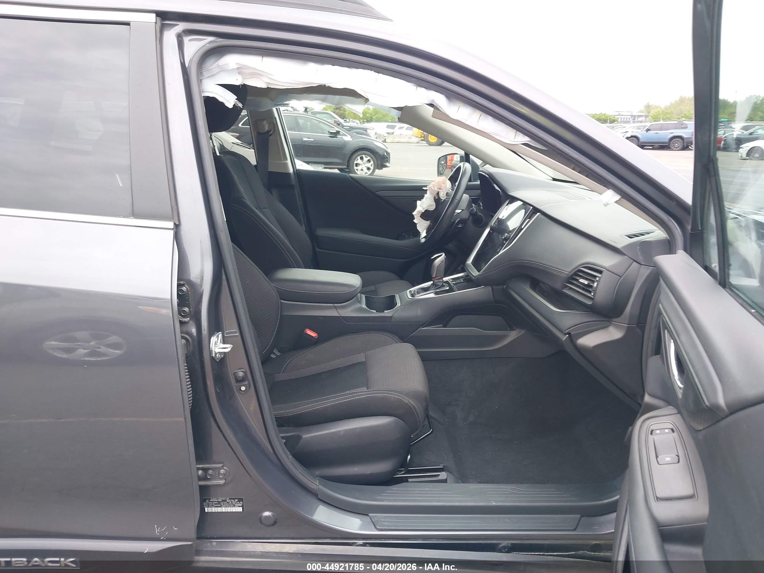 SUBARU OUTBACK image 5