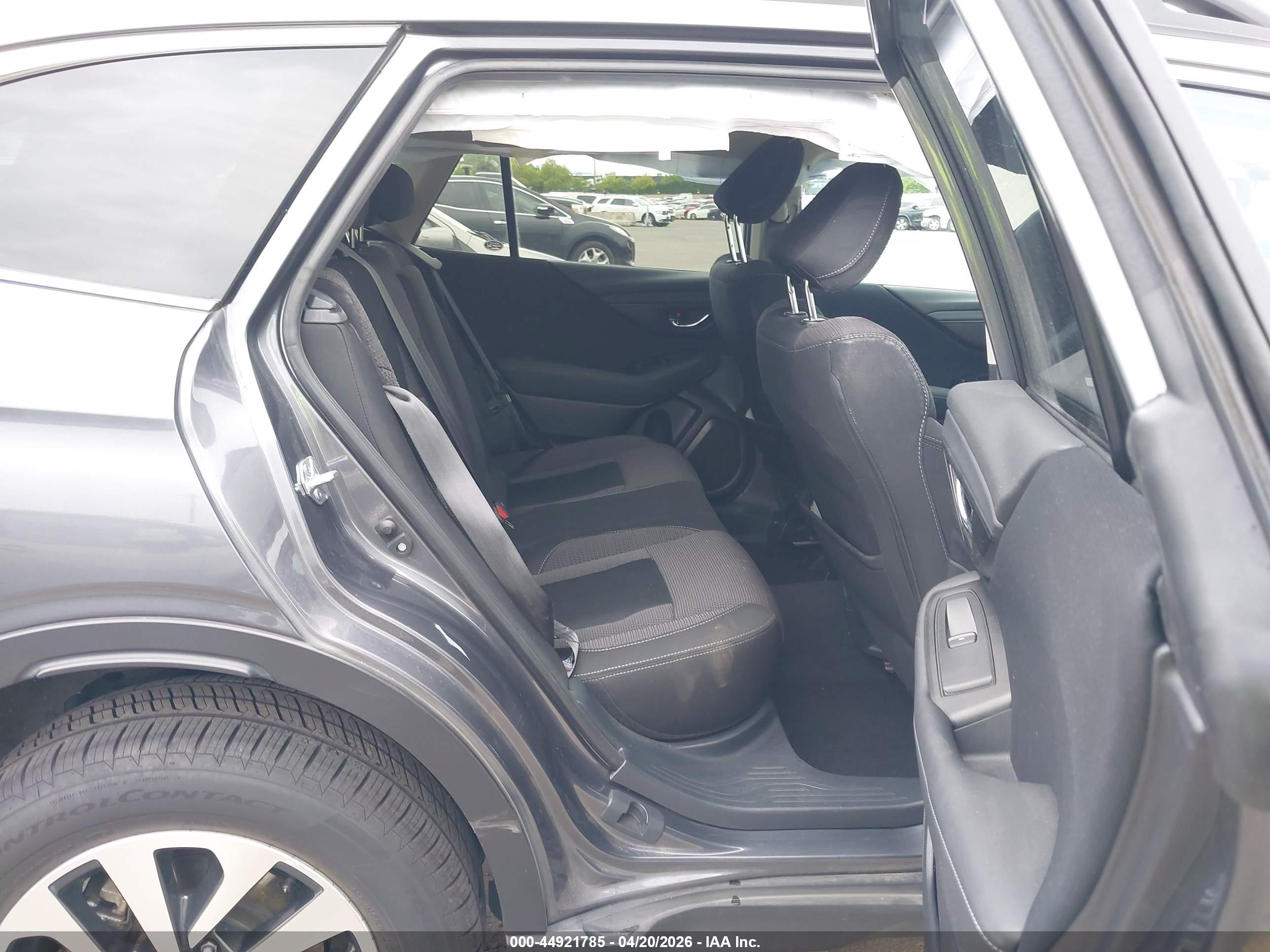 SUBARU OUTBACK image 8
