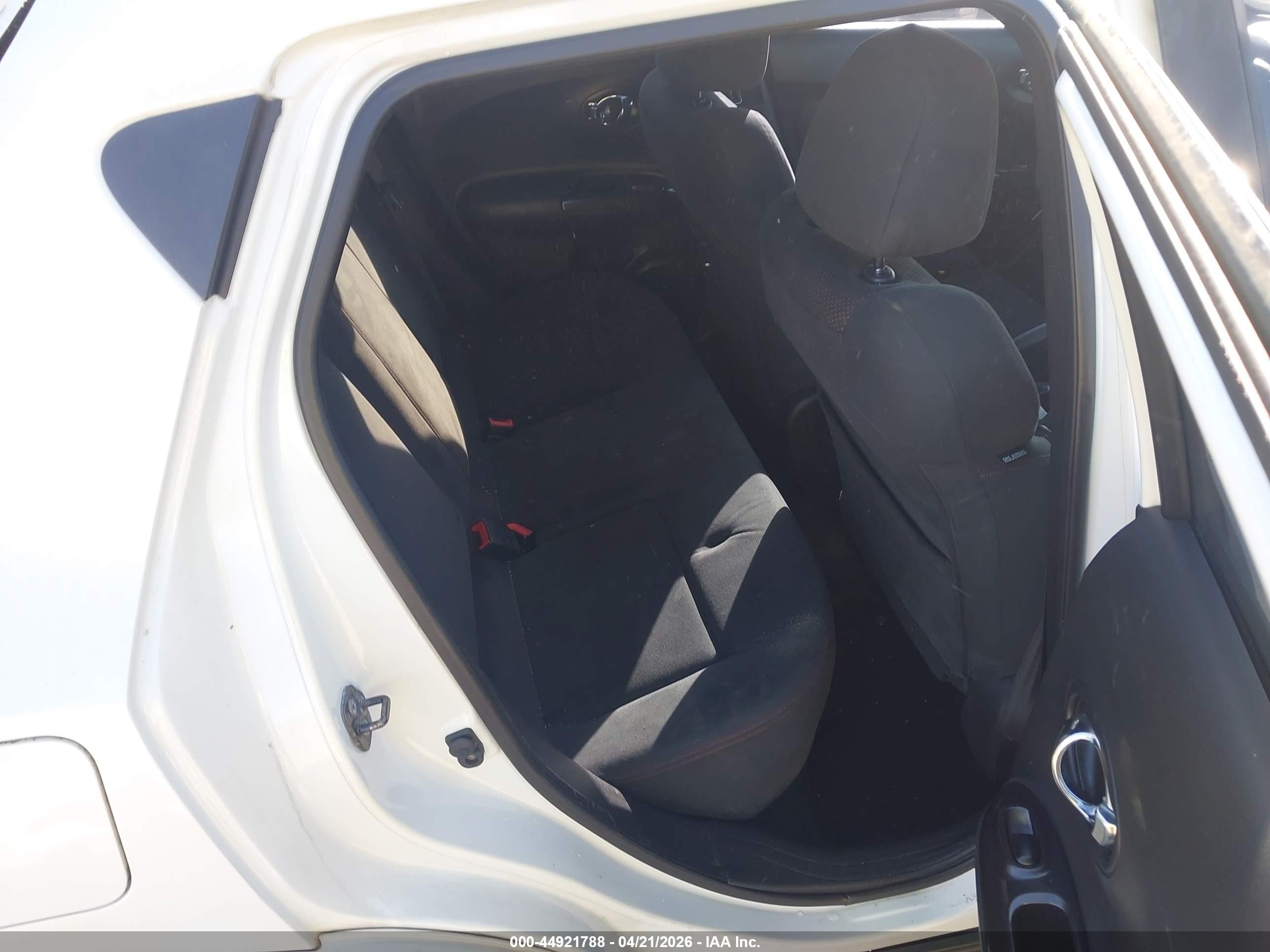 NISSAN JUKE image 8