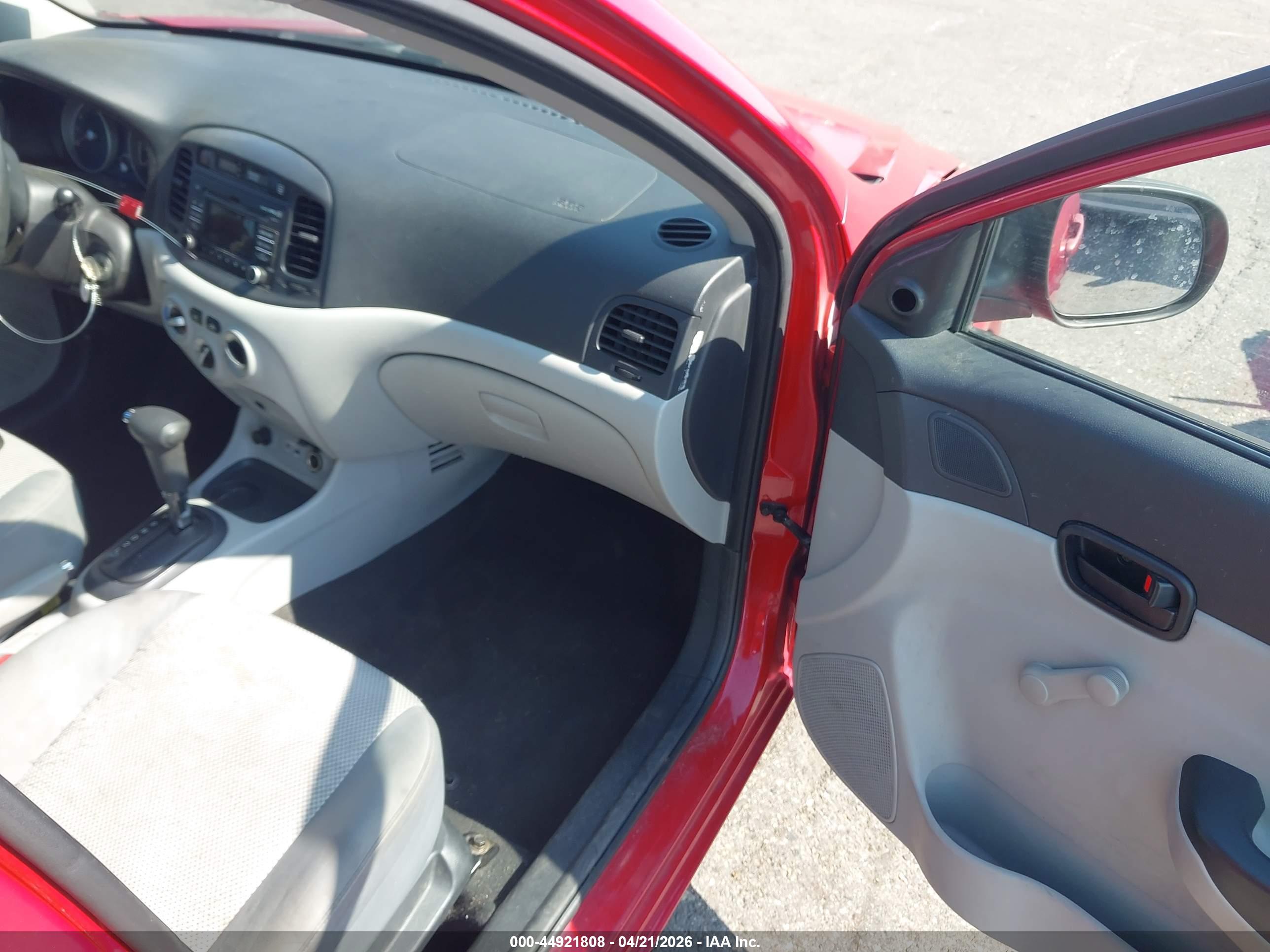 HYUNDAI ACCENT image 5